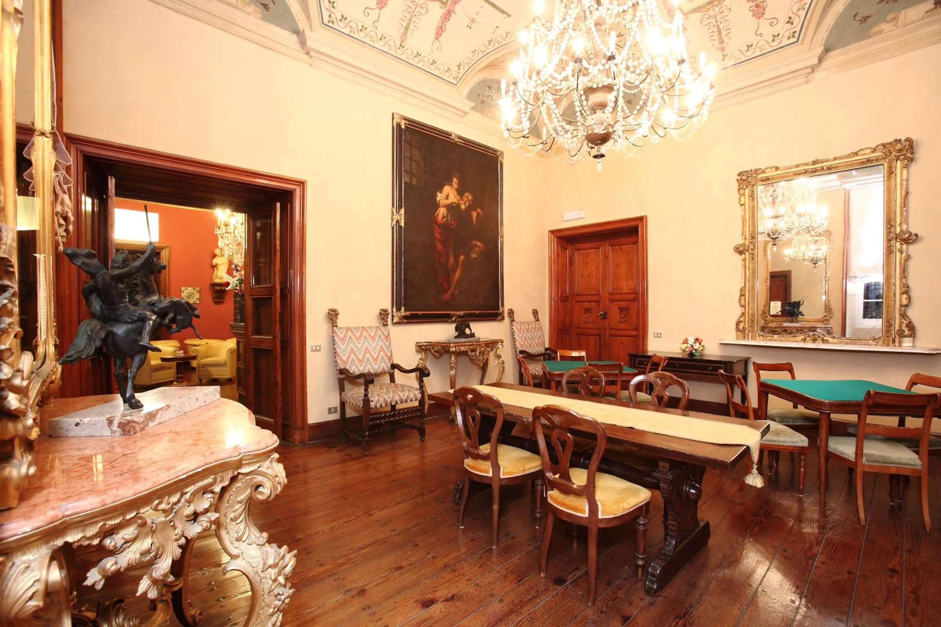 Communal lounge/ TV room in Grand Hotel Villa Balbi