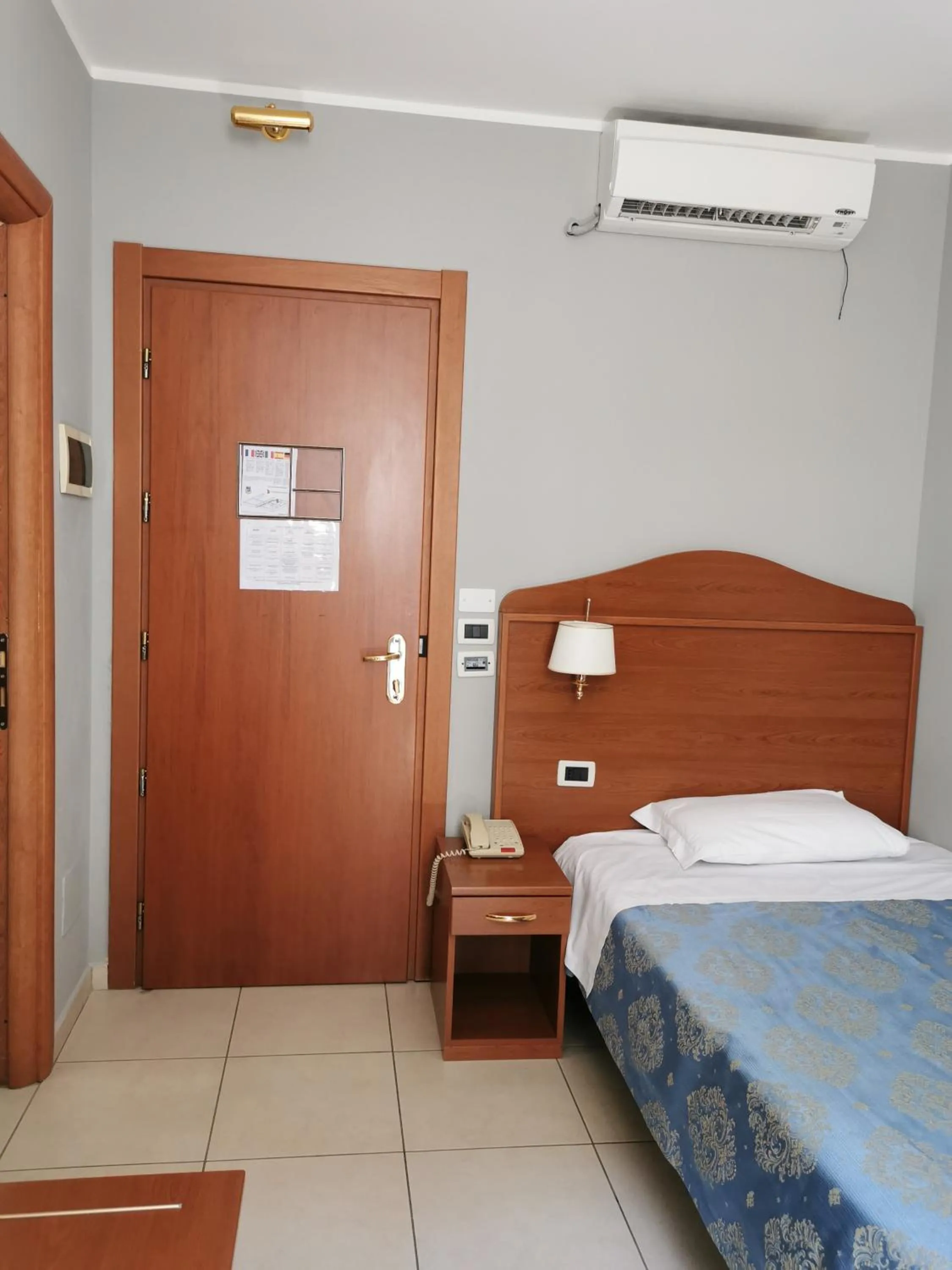 Bed in Hotel Rigolfo