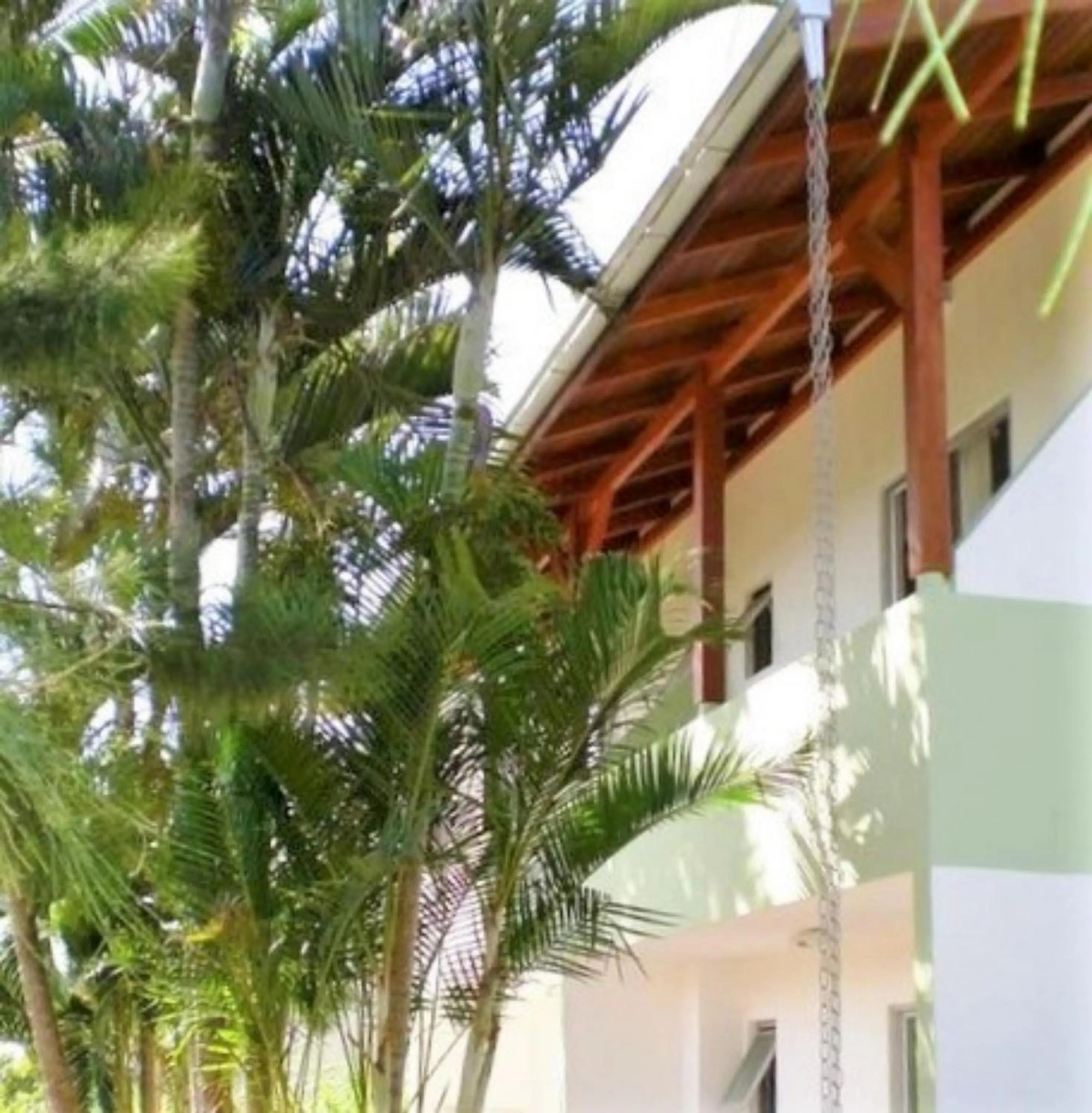 Facade/entrance in Di Raffaele Bombinhas