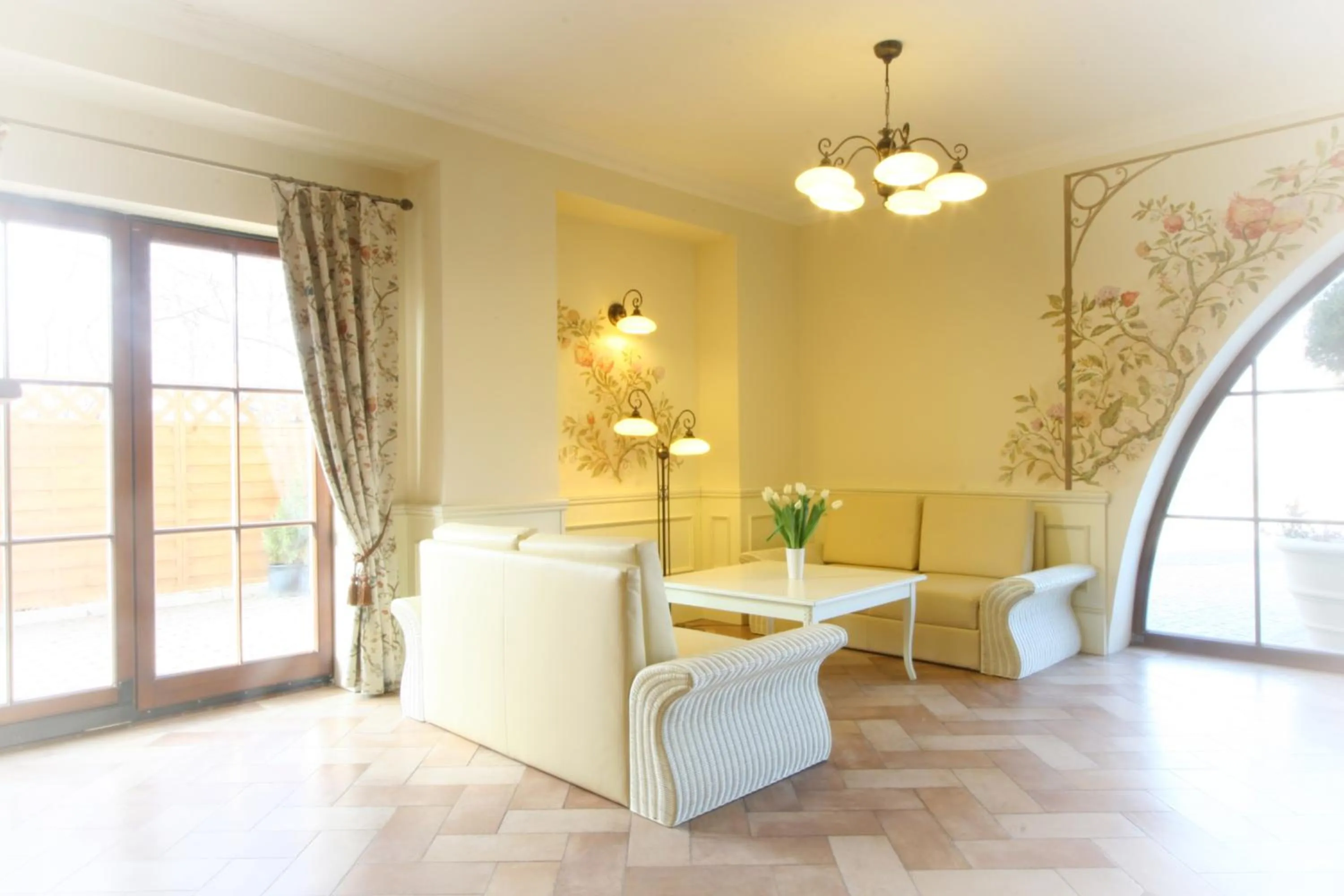 Lobby or reception in Villa Estera - Hotel & Restauracja