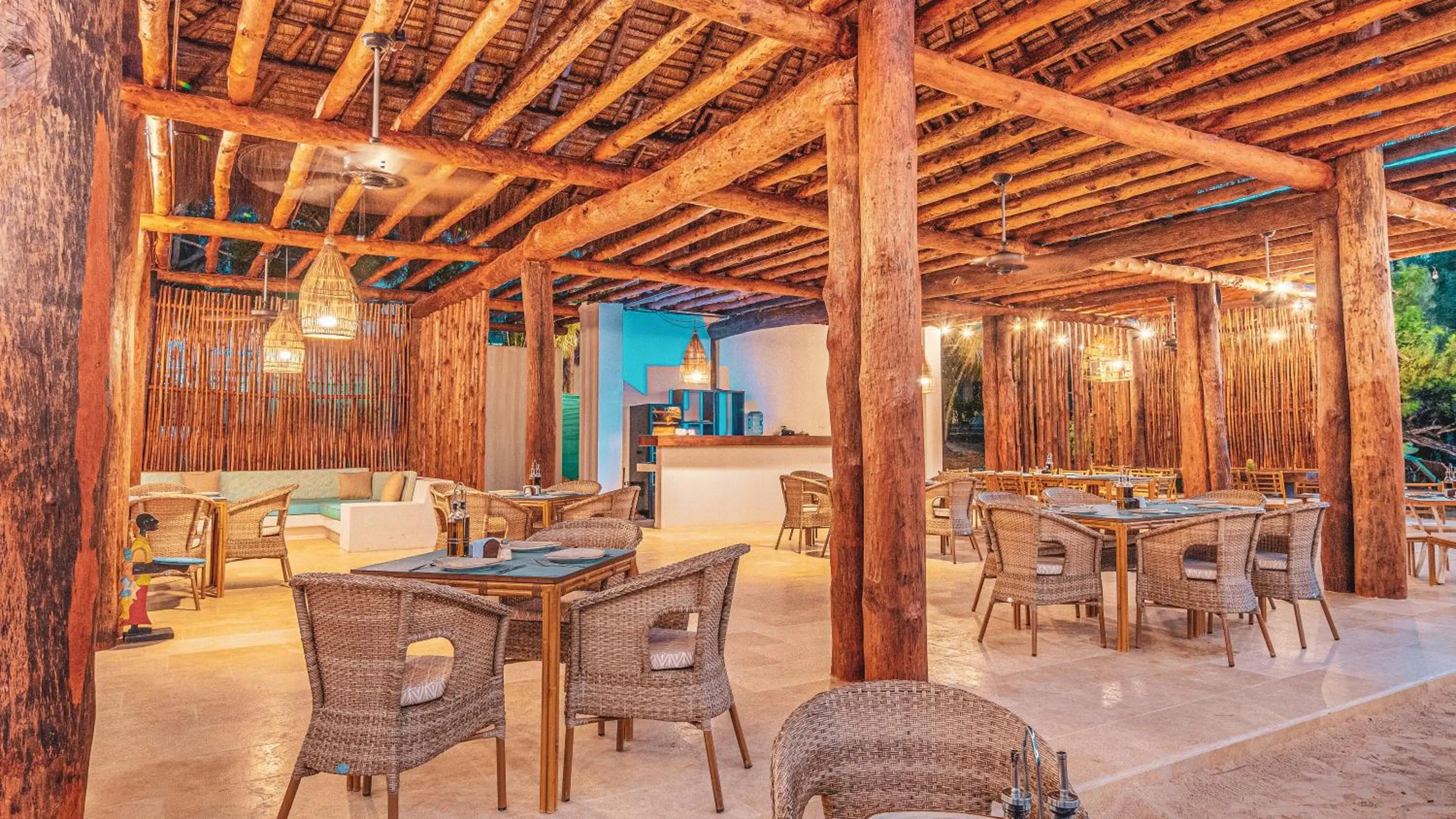 Restaurant/places to eat in Aura Hotel Barú