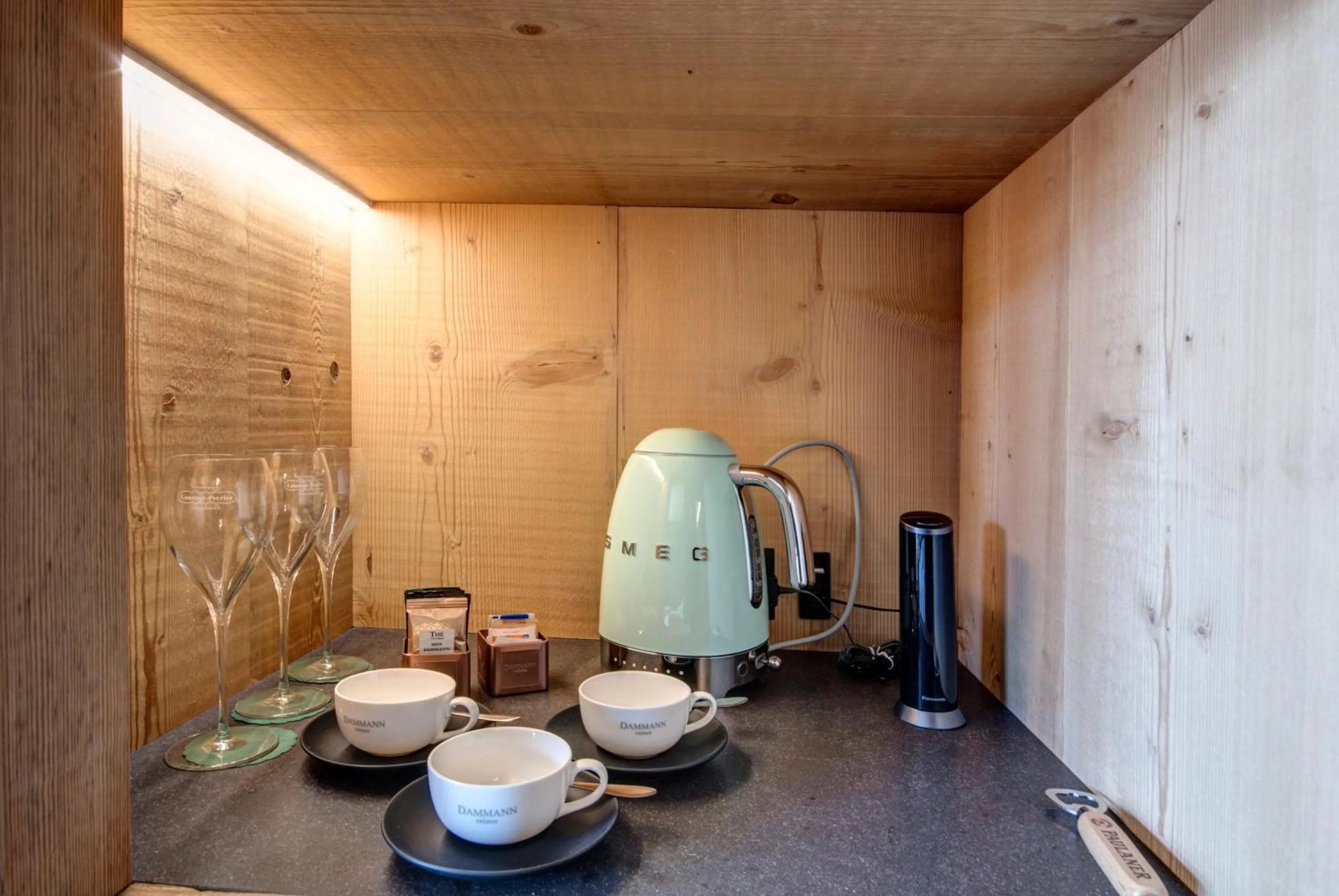 Coffee/tea facilities in Dolomiti Lodge Alverà