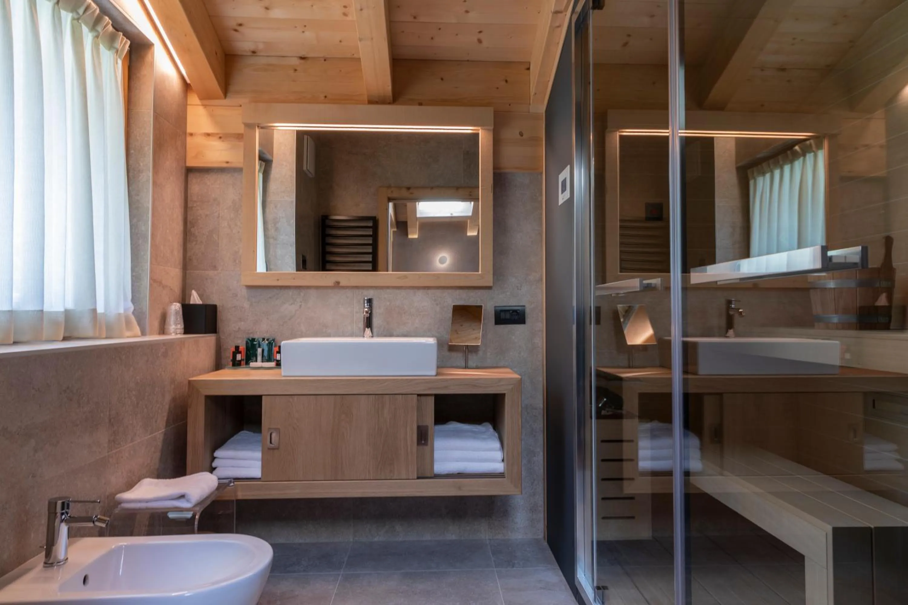 Bathroom in Dolomiti Lodge Alverà