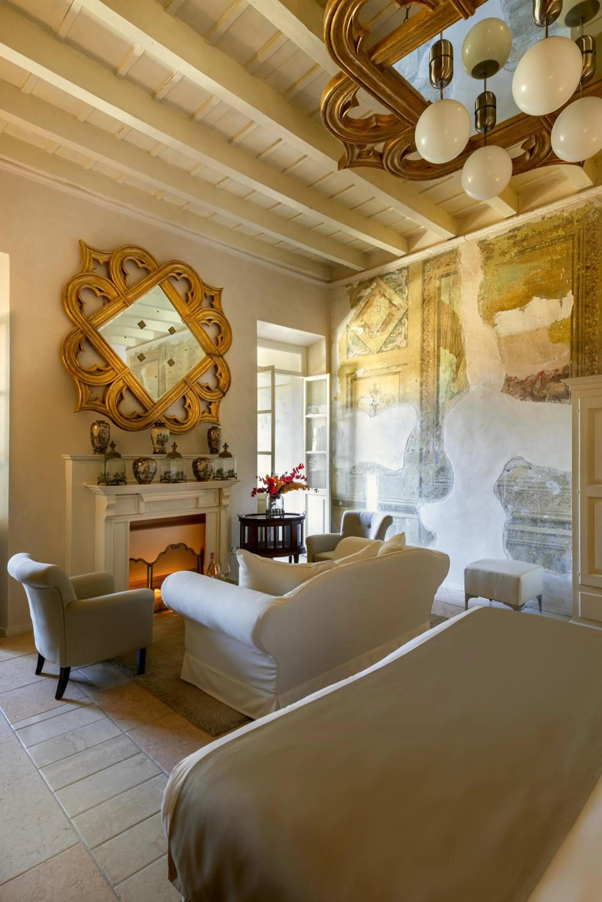 Living room, Bed in Hotel Palazzo Novello