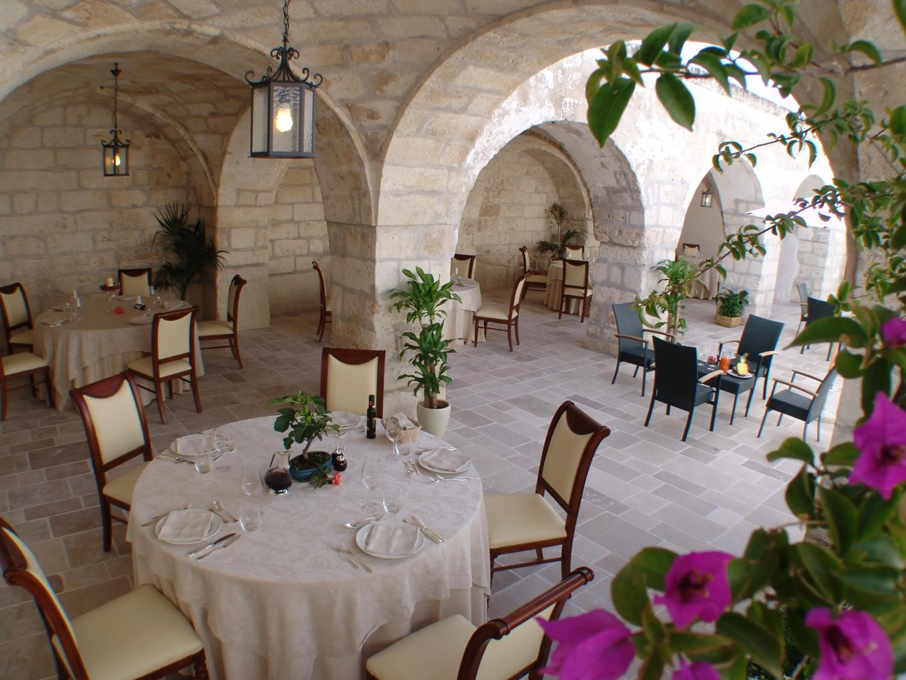 Restaurant/places to eat in Hotel Masseria Fortificata Donnaloia