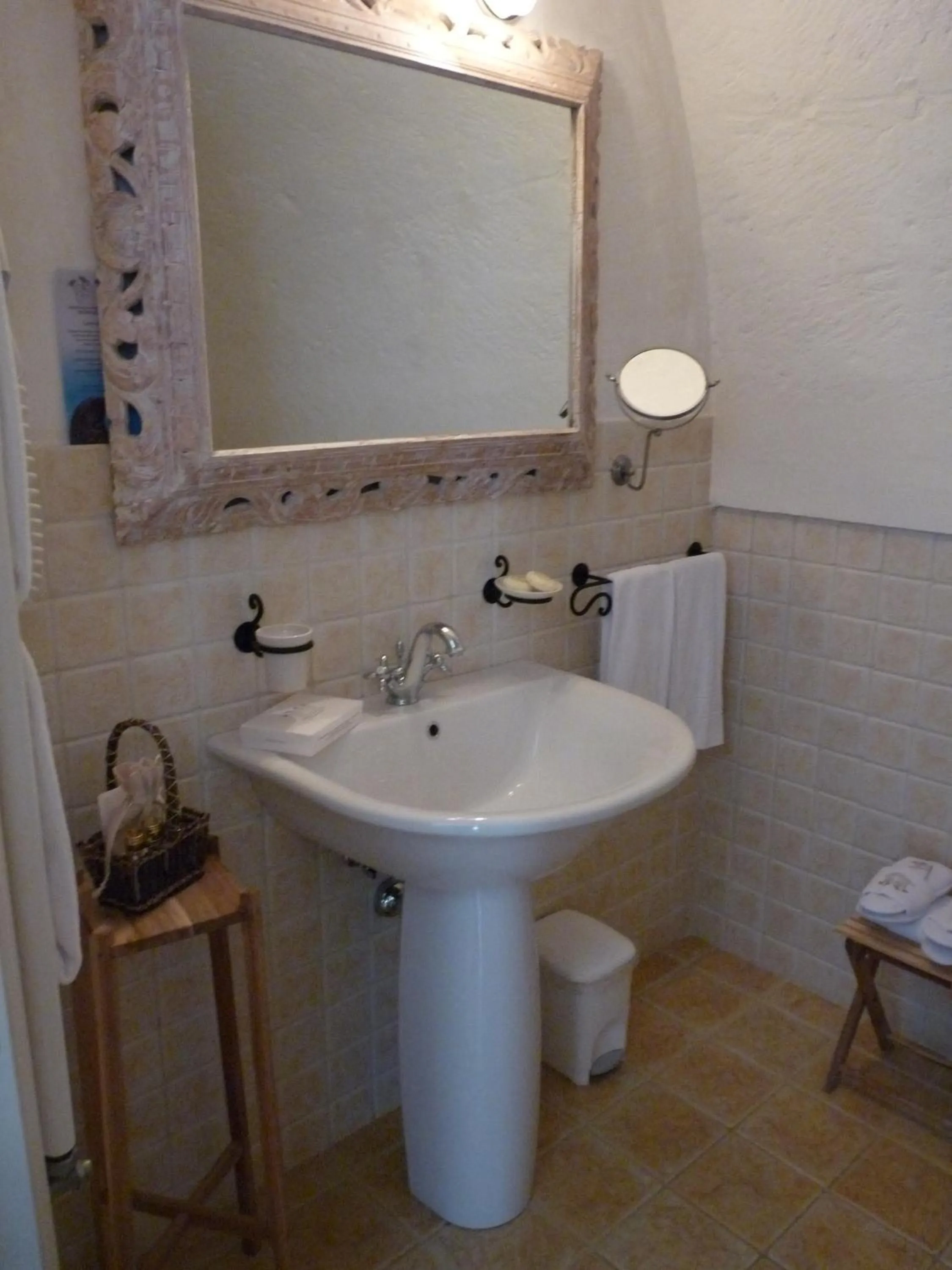 Bathroom in Hotel Masseria Fortificata Donnaloia