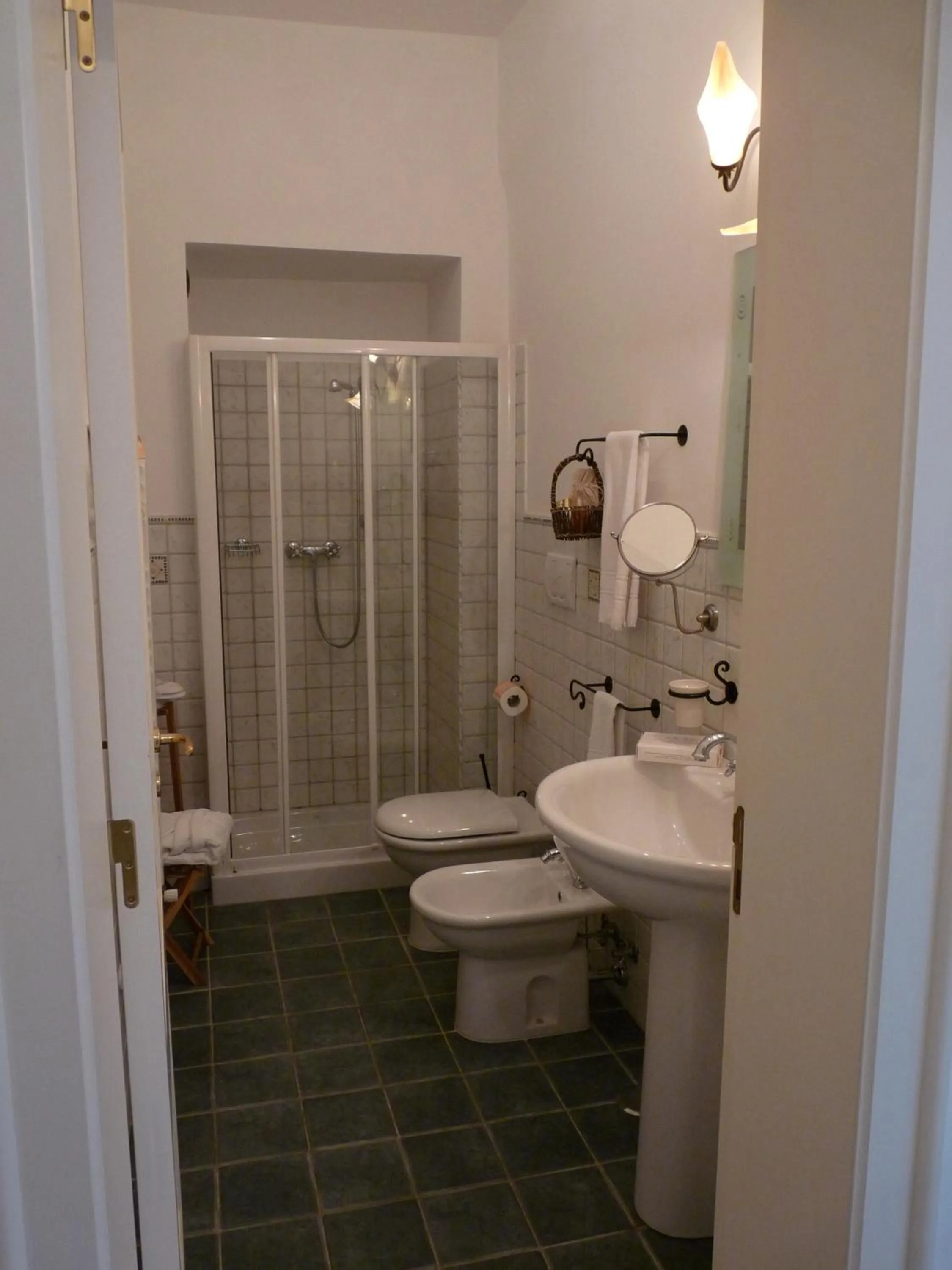 Shower in Hotel Masseria Fortificata Donnaloia