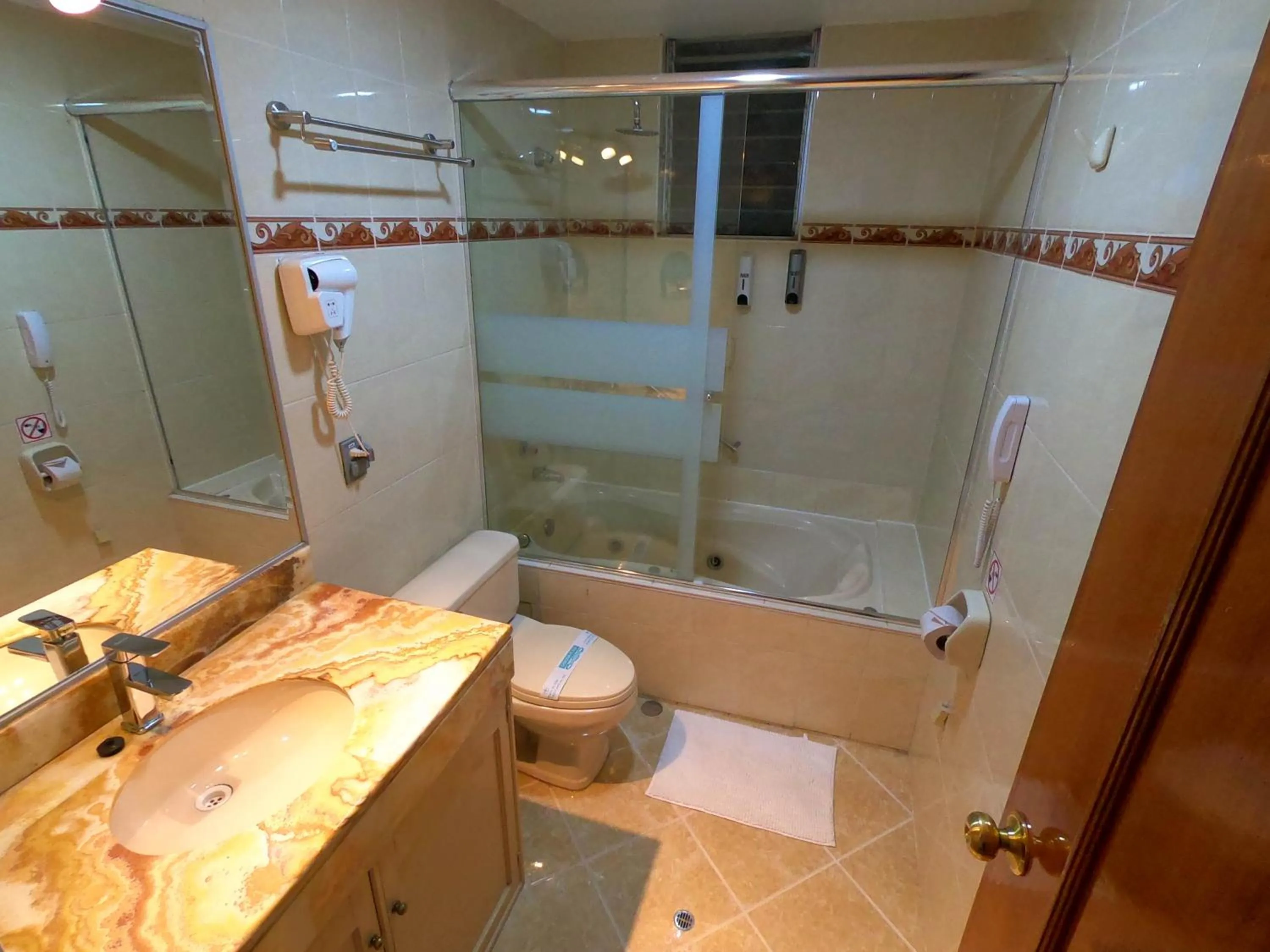 Bathroom in Casona Plaza Hotel Puno