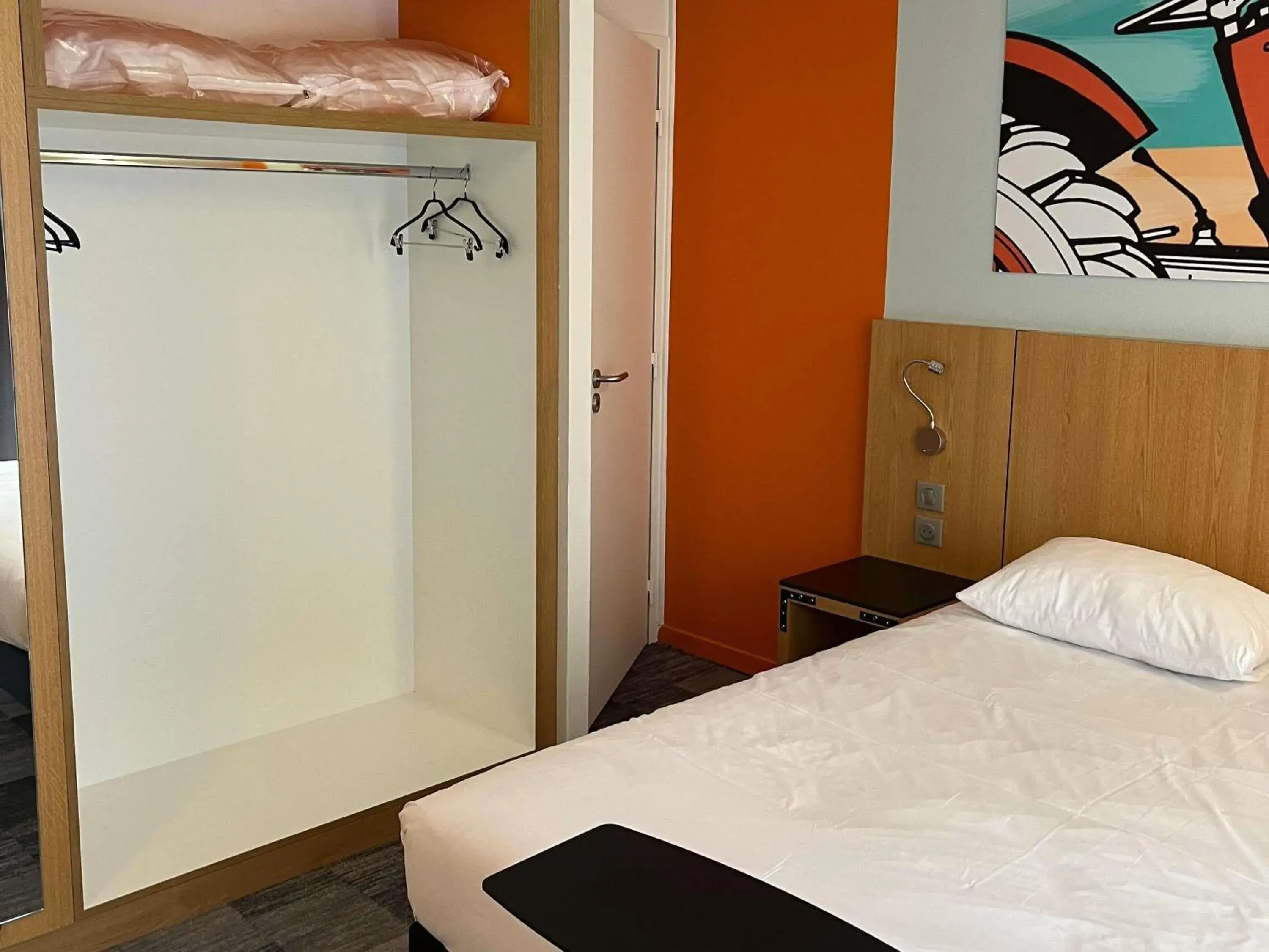 Bedroom, Bed in ibis Styles Bourbon Lancy Bedroom, Bed in ibis Styles Bourbon Lancy
