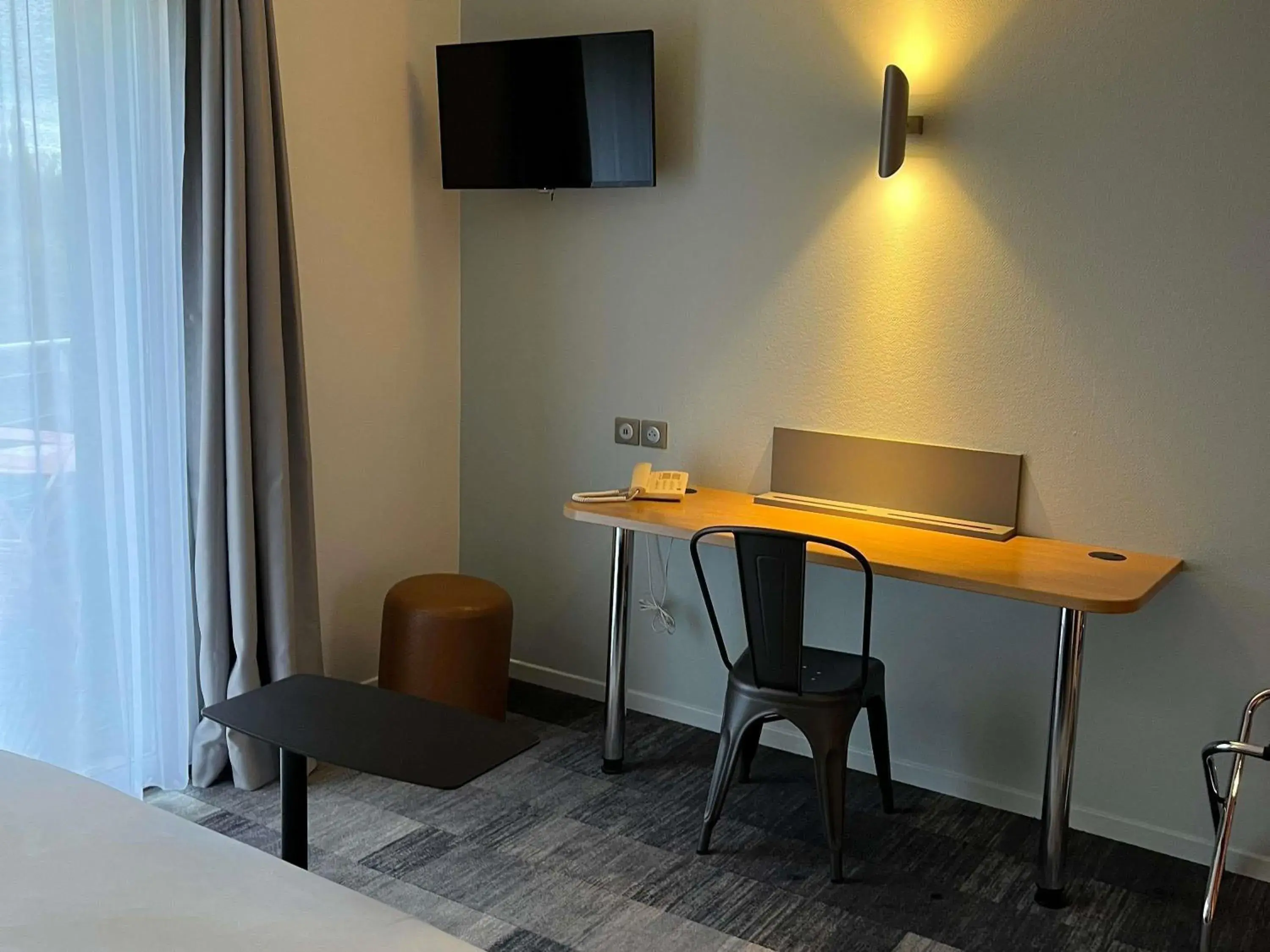 Bedroom in ibis Styles Bourbon Lancy Bedroom in ibis Styles Bourbon Lancy