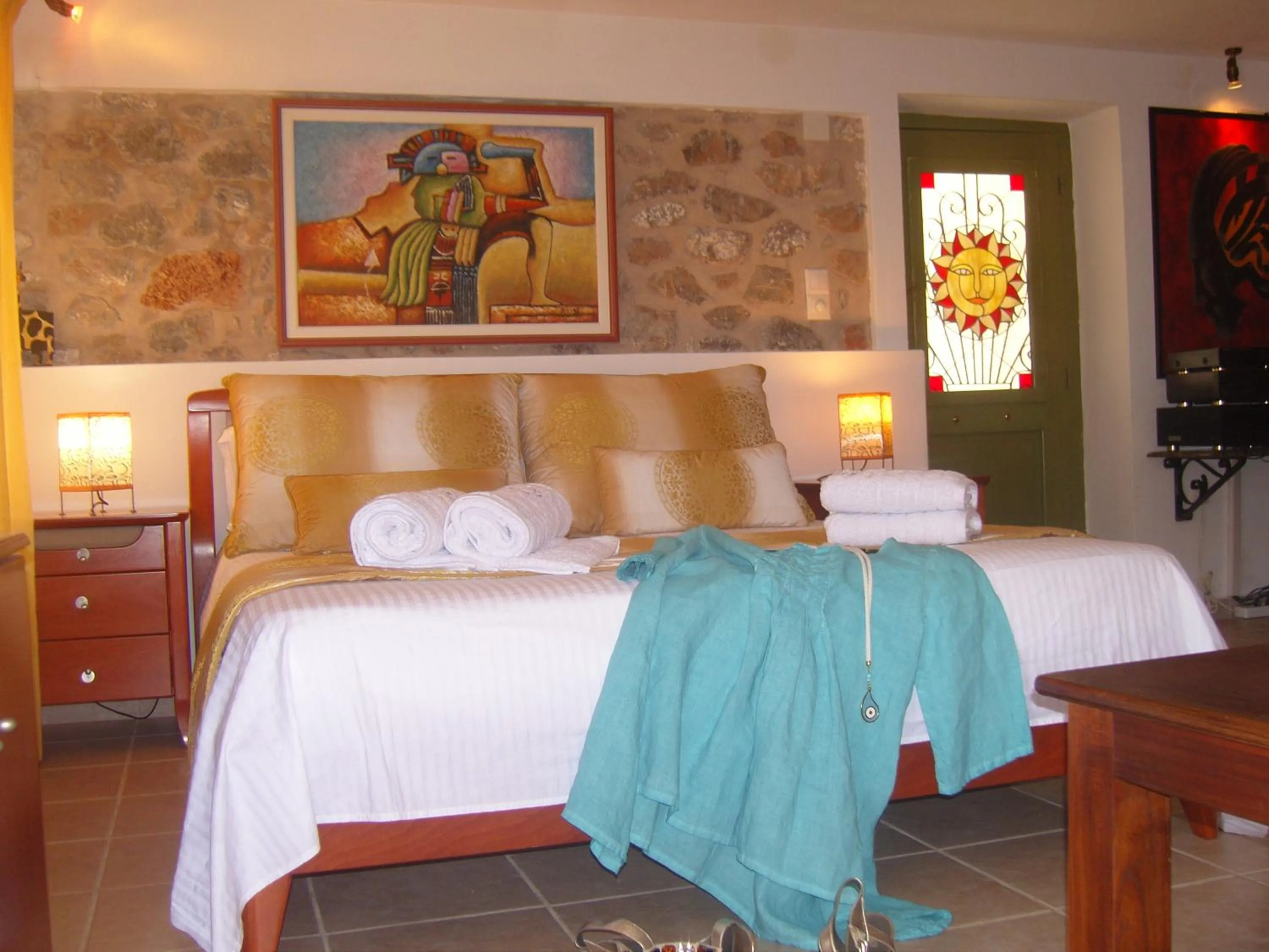 Bedroom, Bed in Sunset Studio