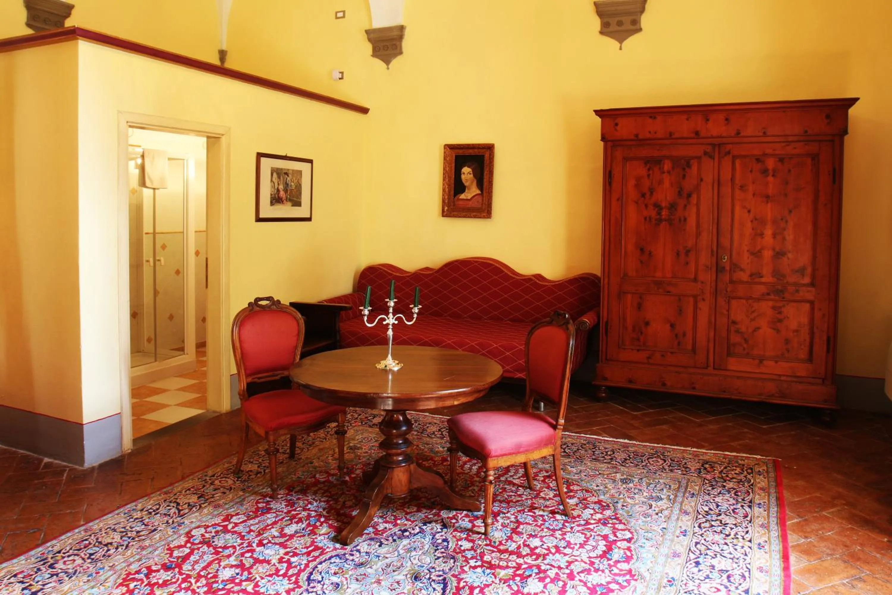 Photo of the whole room in Villa Il Fedino