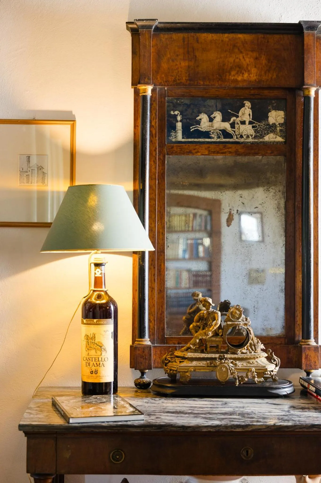 Communal lounge/ TV room in Villa Il Fedino