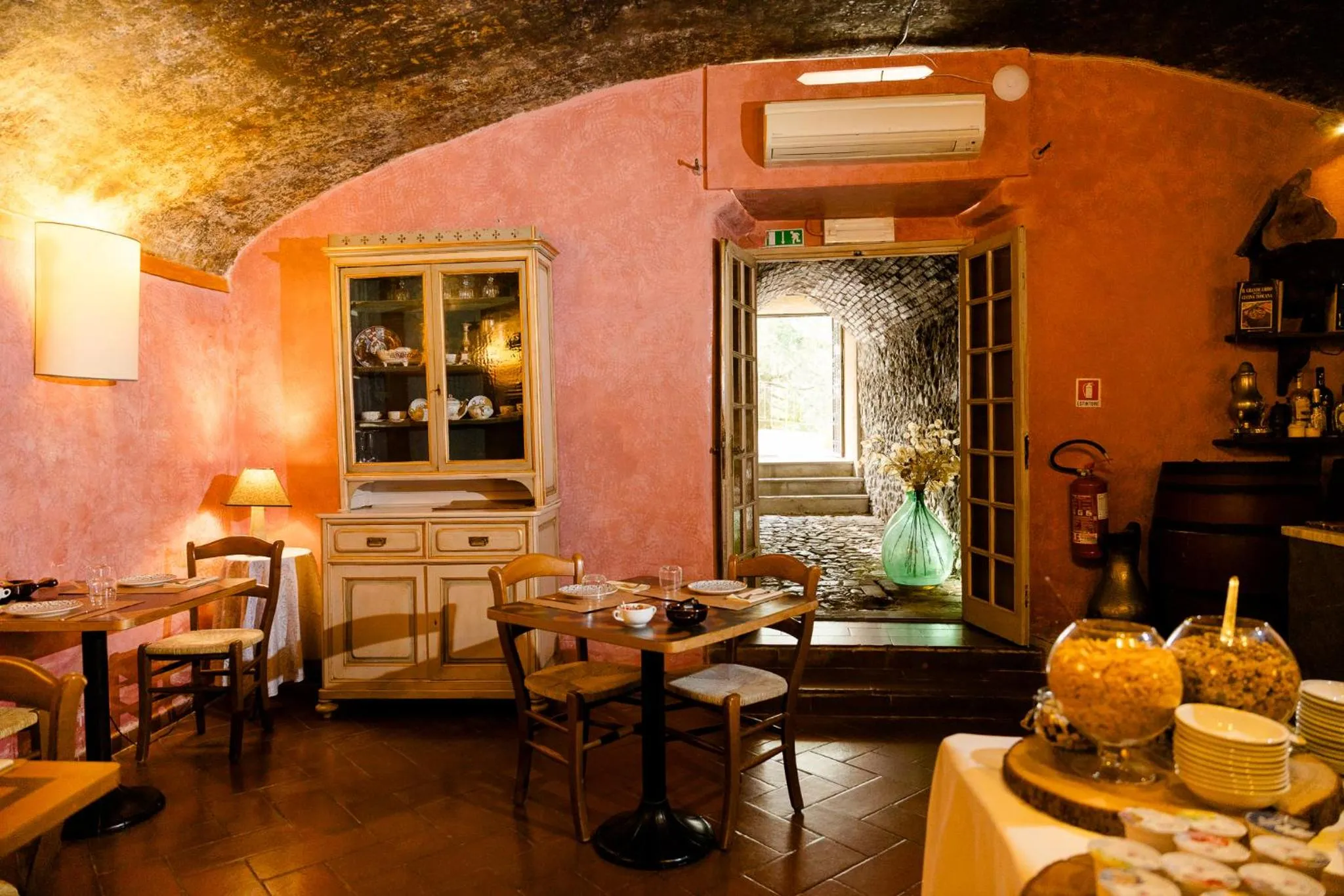 Lounge or bar in Villa Il Fedino