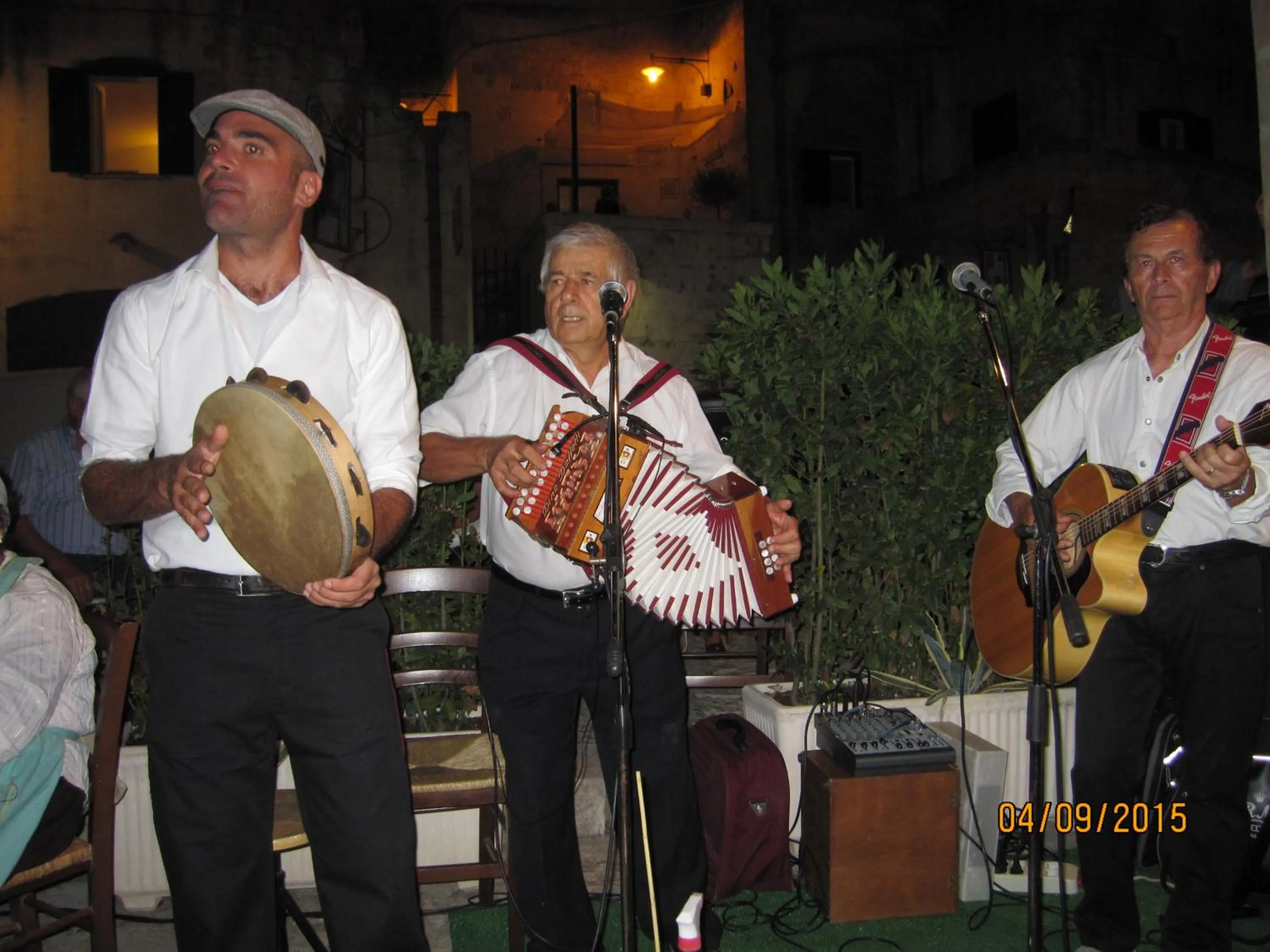 Evening entertainment in Sax Barisano