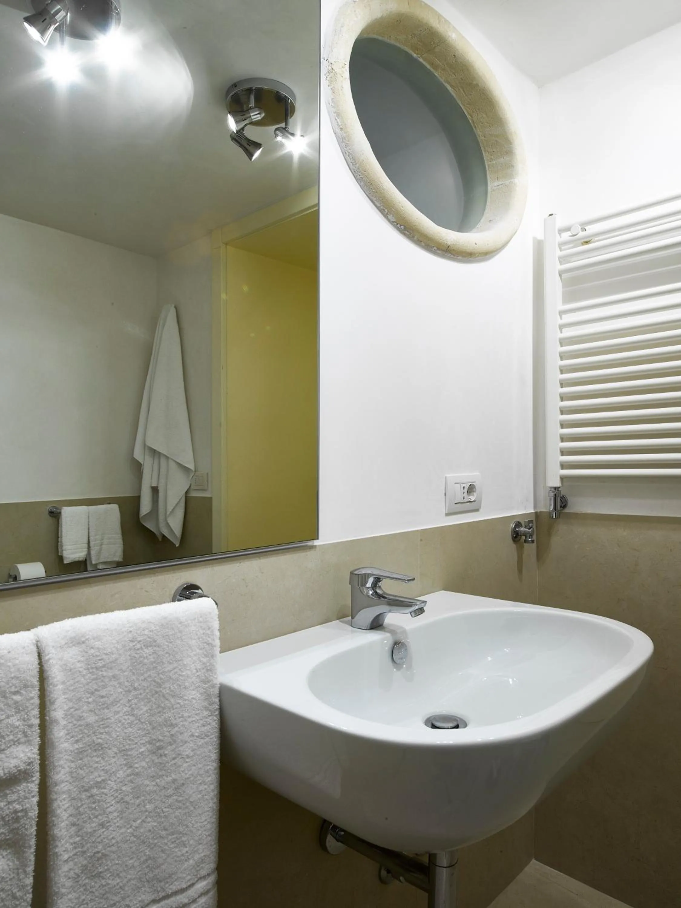 Bathroom in Sax Barisano