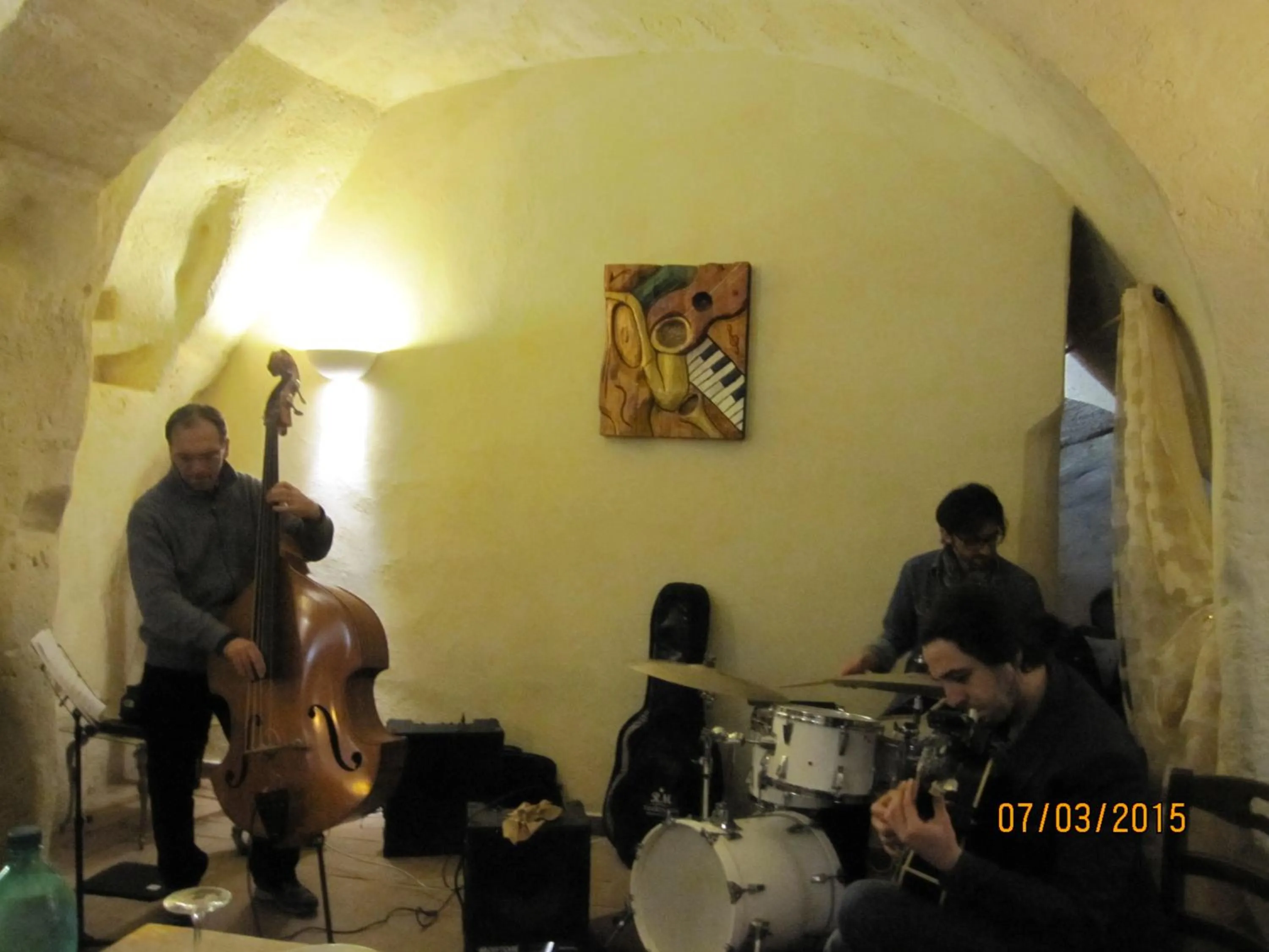 Entertainment in Sax Barisano