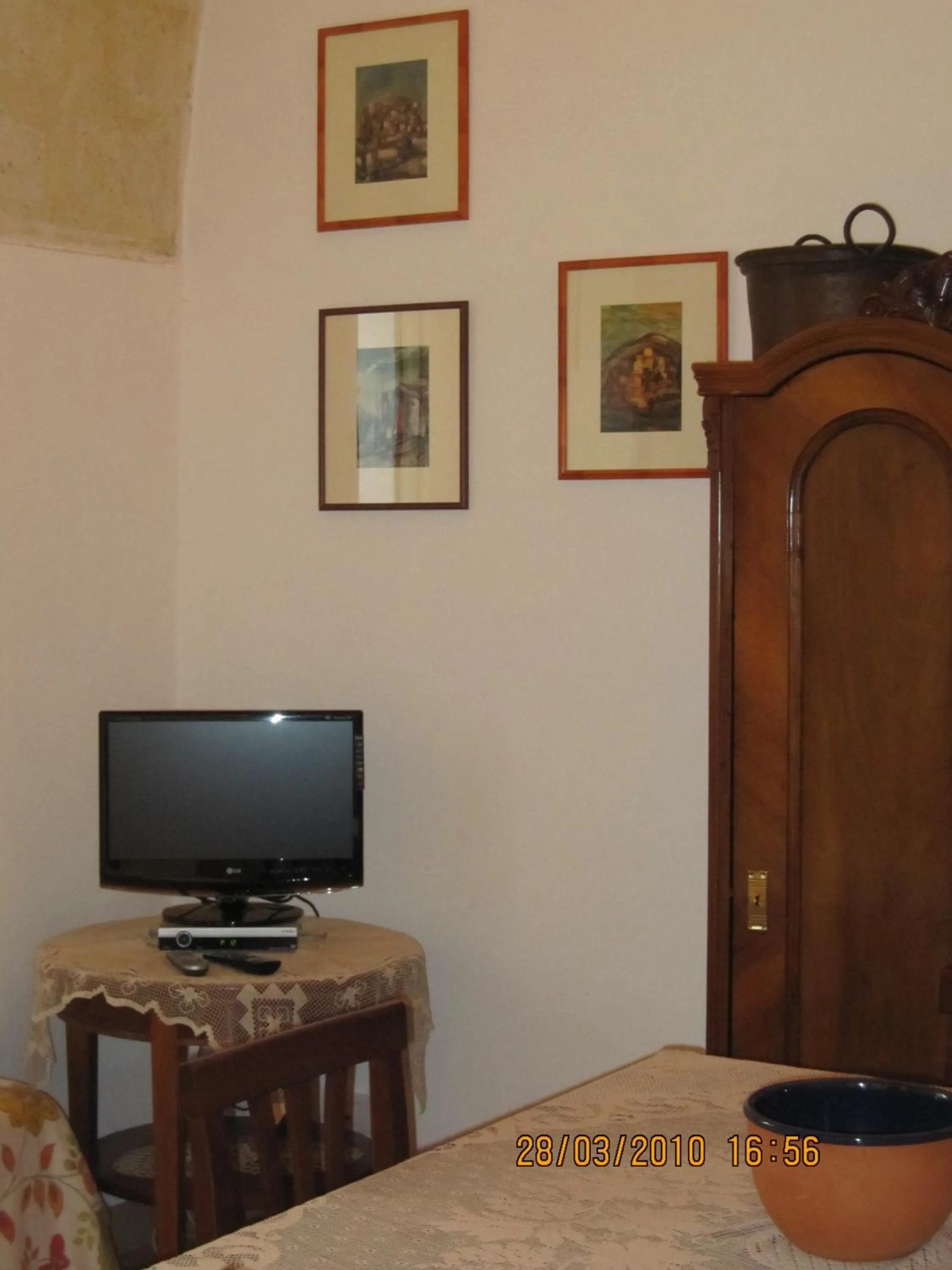Decorative detail in Sax Barisano
