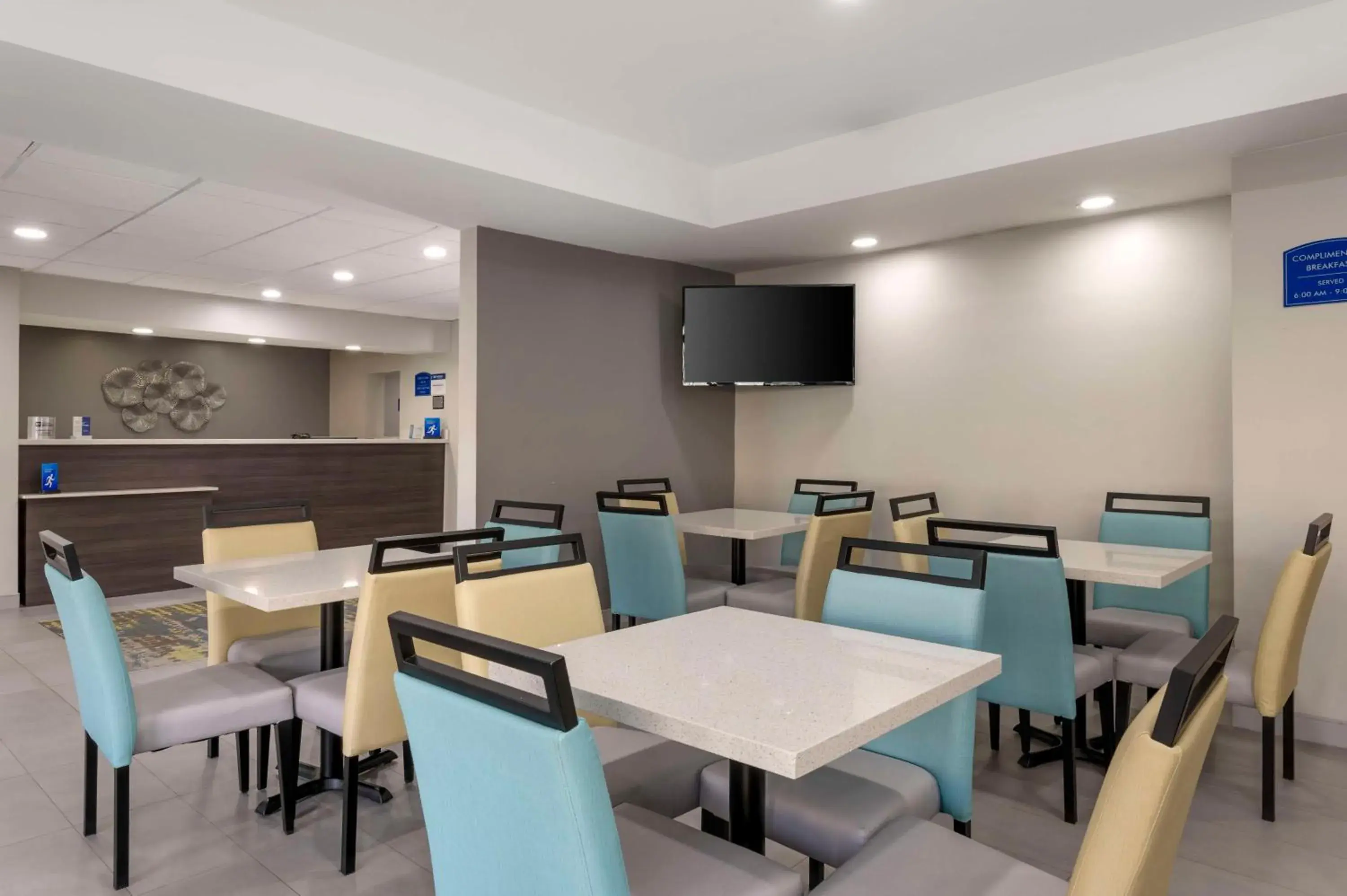 Breakfast in Best Western Heartland Inn Breakfast in Best Western Heartland Inn