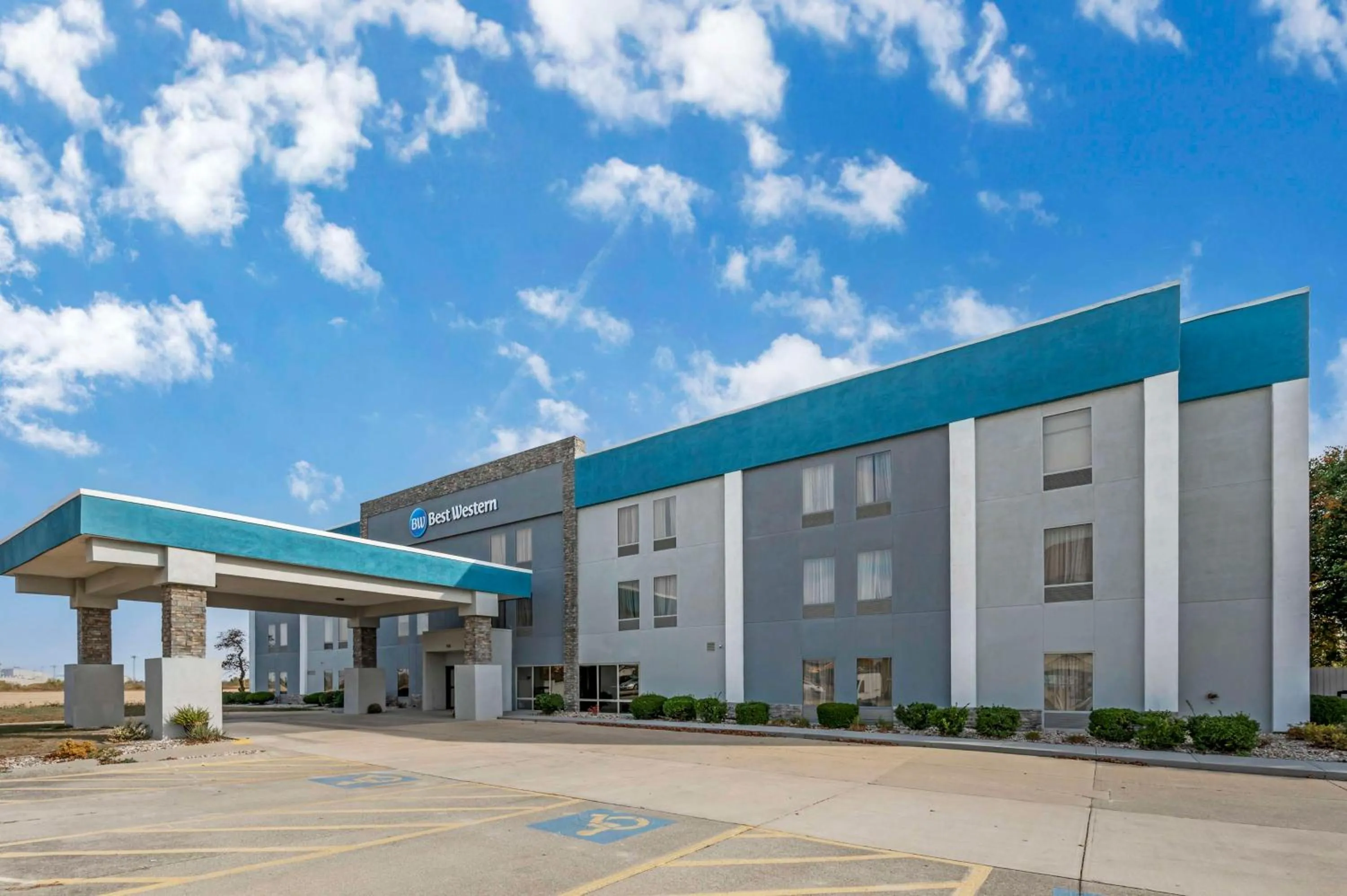Property building in Best Western Heartland Inn