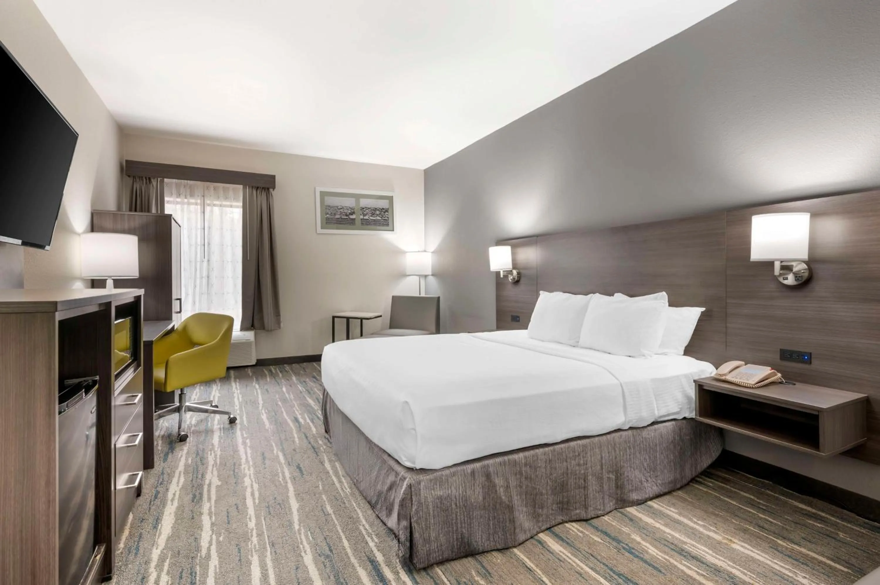 Bedroom, Bed in Best Western Heartland Inn