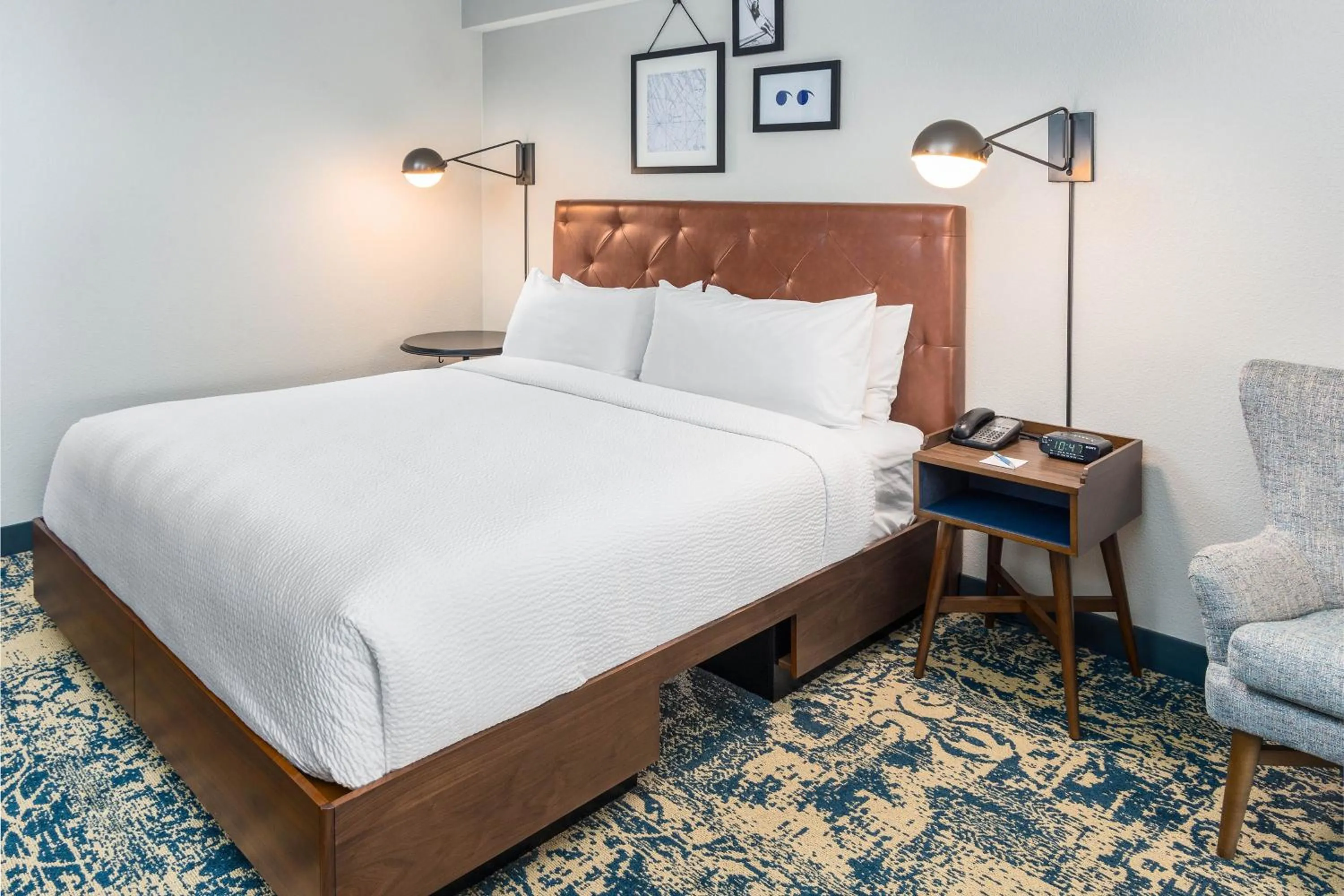 Photo of the whole room, Bed in Four Points by Sheraton Eastham Cape Cod