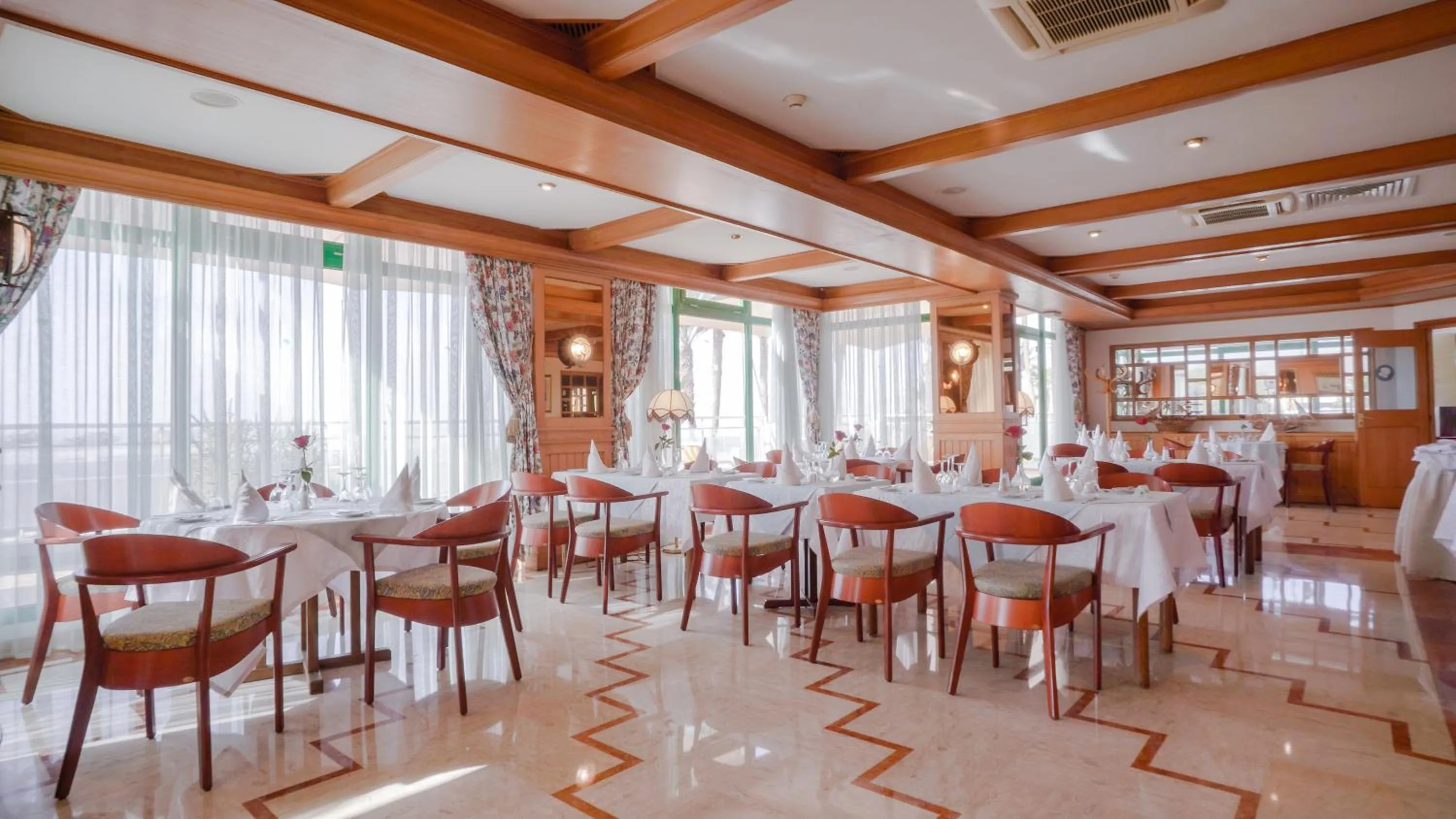 Restaurant/places to eat in Agadir Beach Club