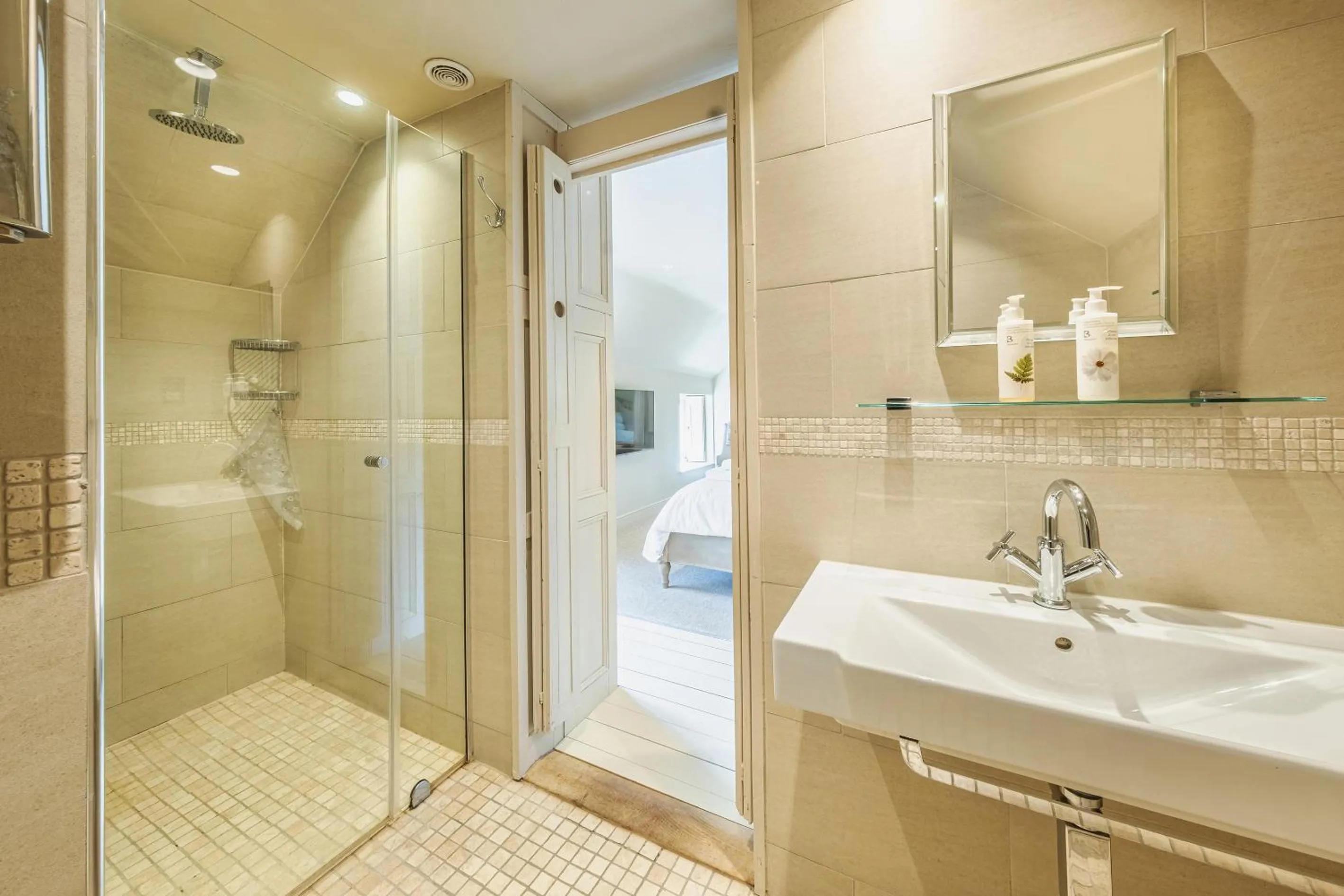 Bathroom in Wiveton Bell