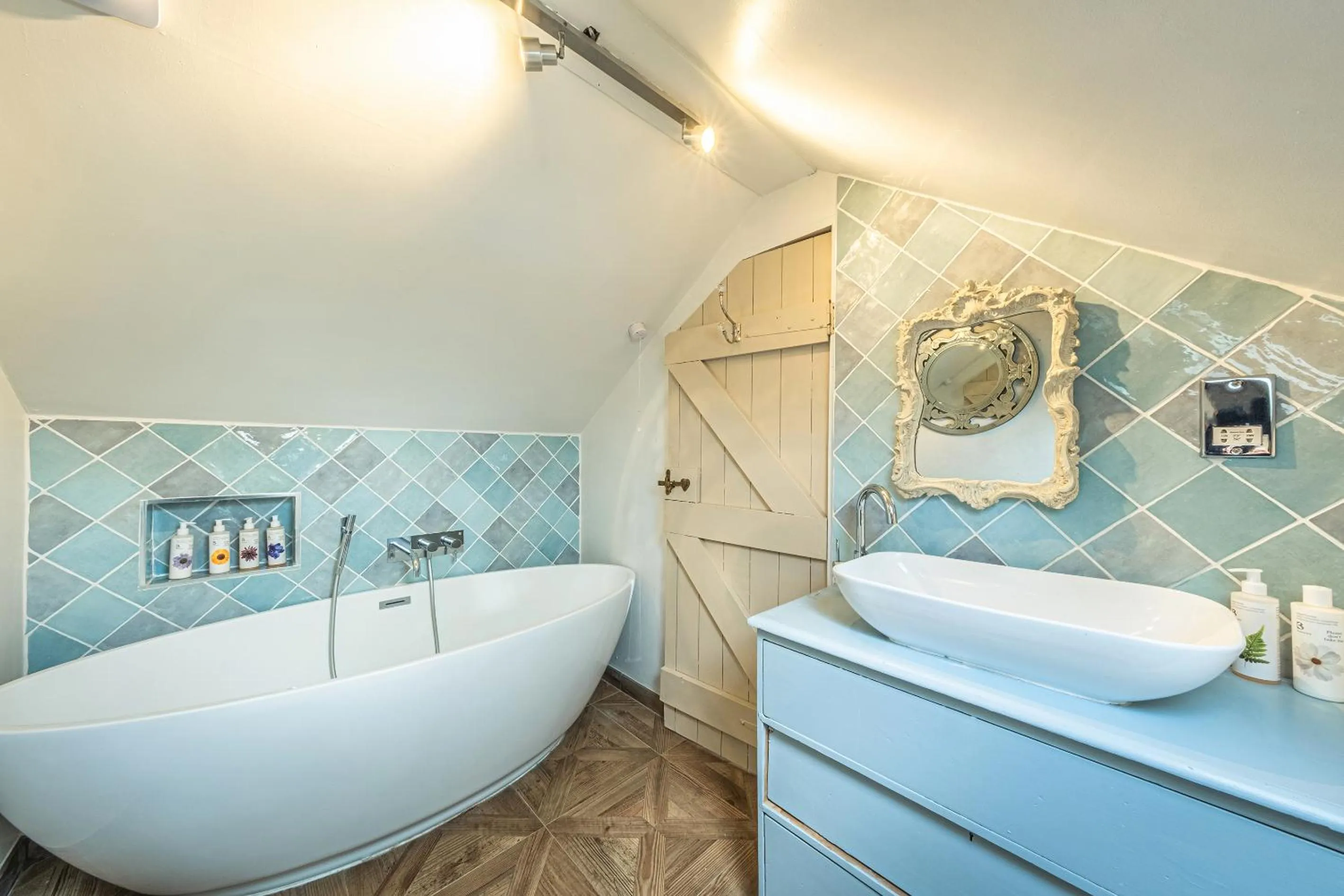 Bathroom in Wiveton Bell