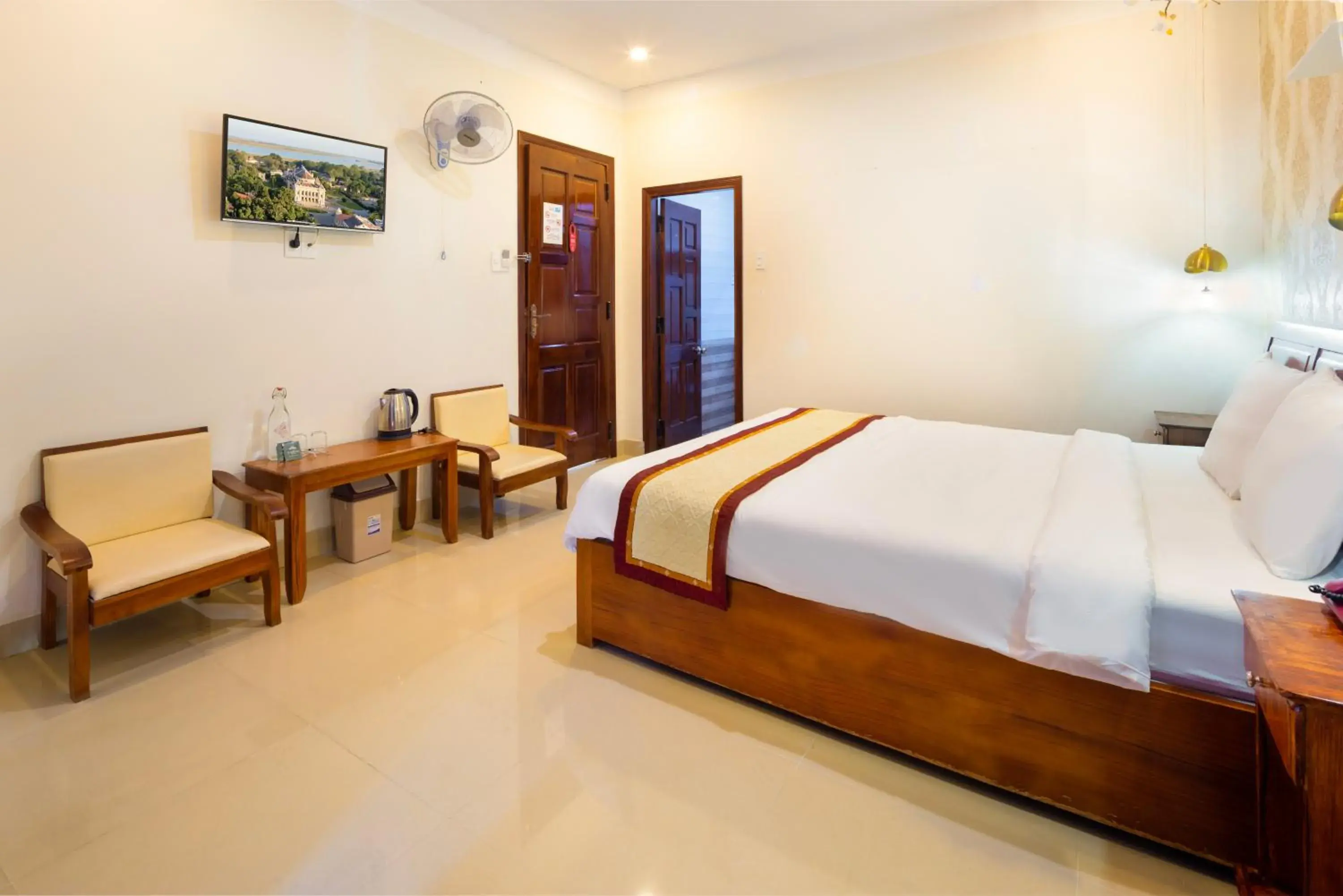 Bed in Mai Hoang Da Lat Hotel Bed in Mai Hoang Da Lat Hotel