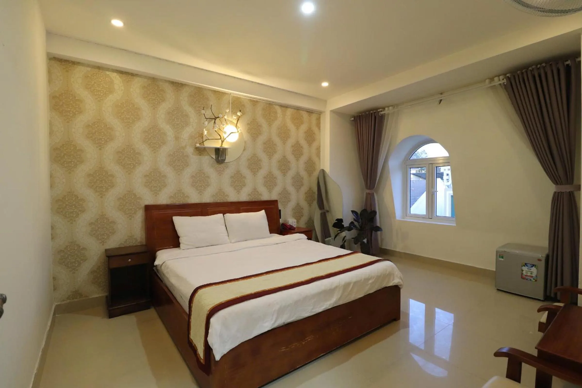 Bed in Mai Hoang Da Lat Hotel
