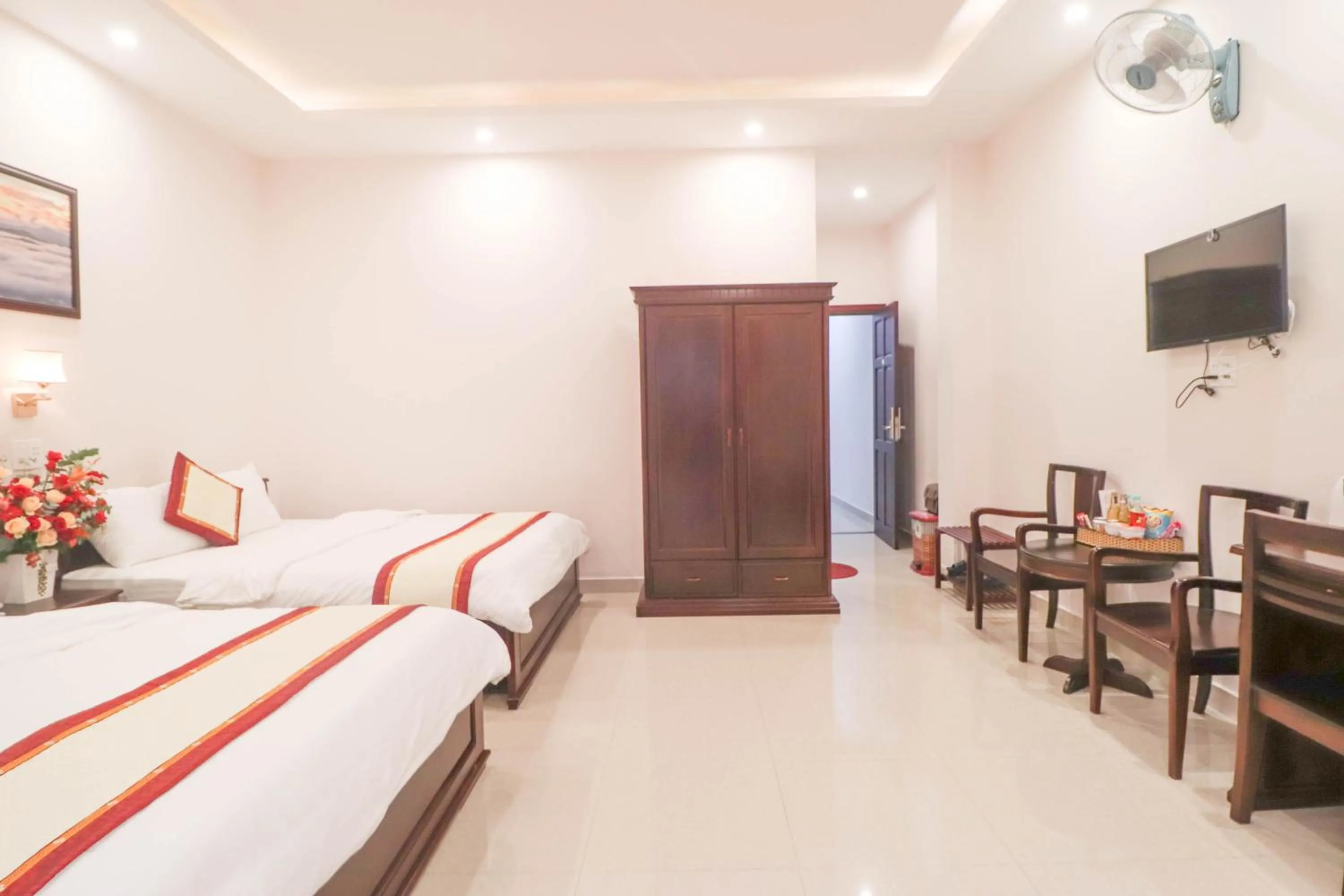 Bed in Mai Hoang Da Lat Hotel