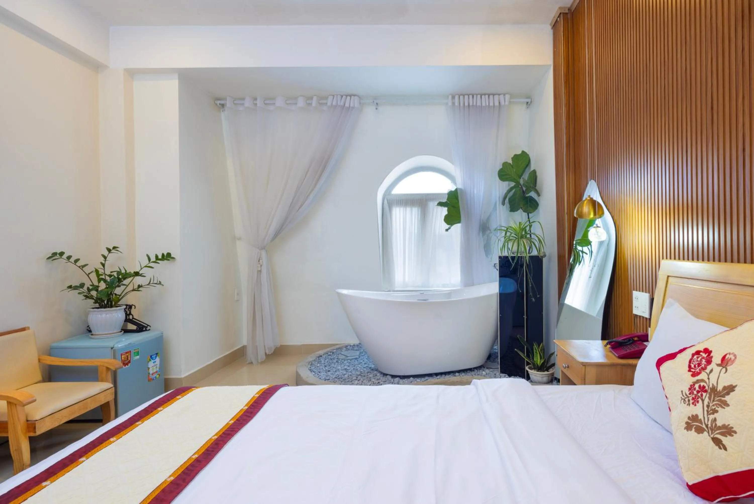 Bed in Mai Hoang Da Lat Hotel