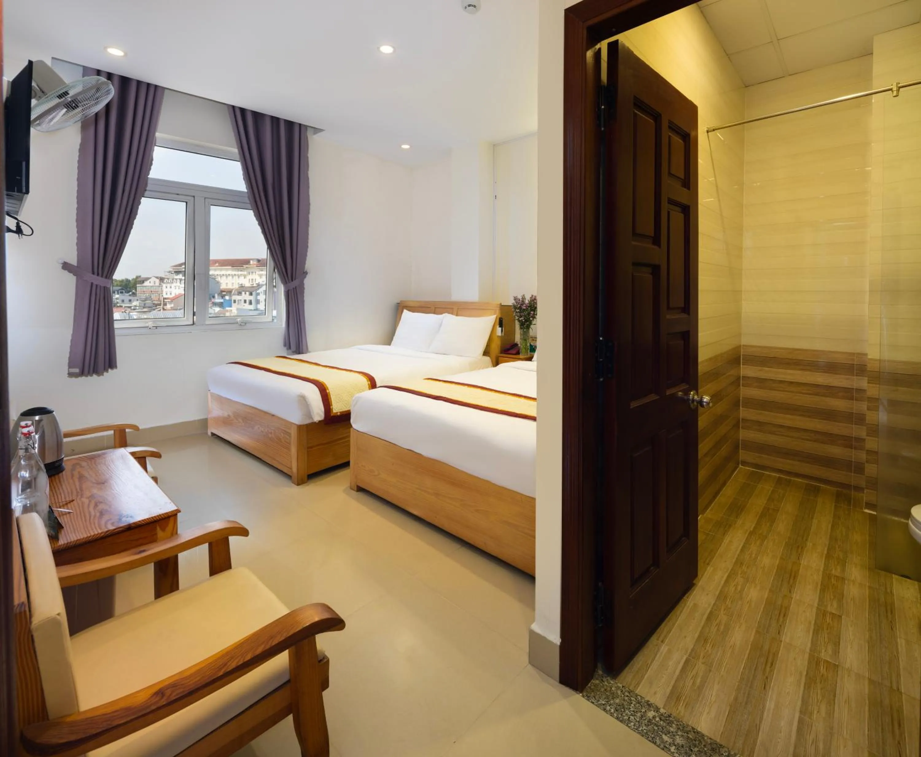 Bed in Mai Hoang Da Lat Hotel