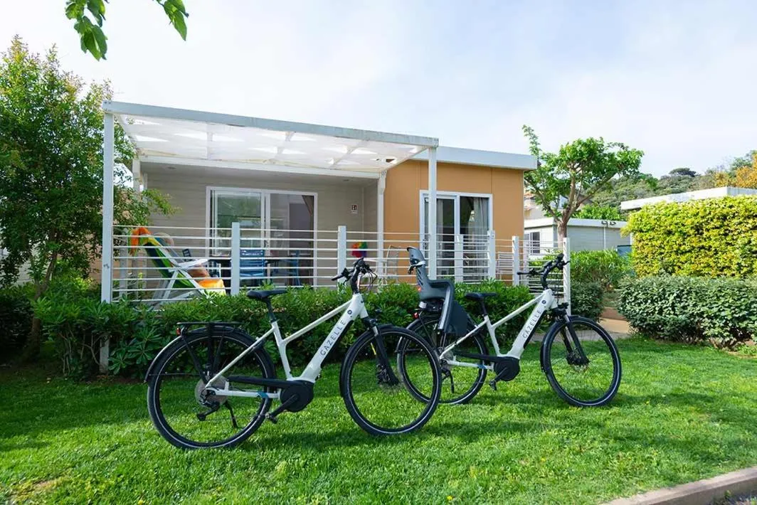 Bungalow Design  in Camping Village Baia Azzurra