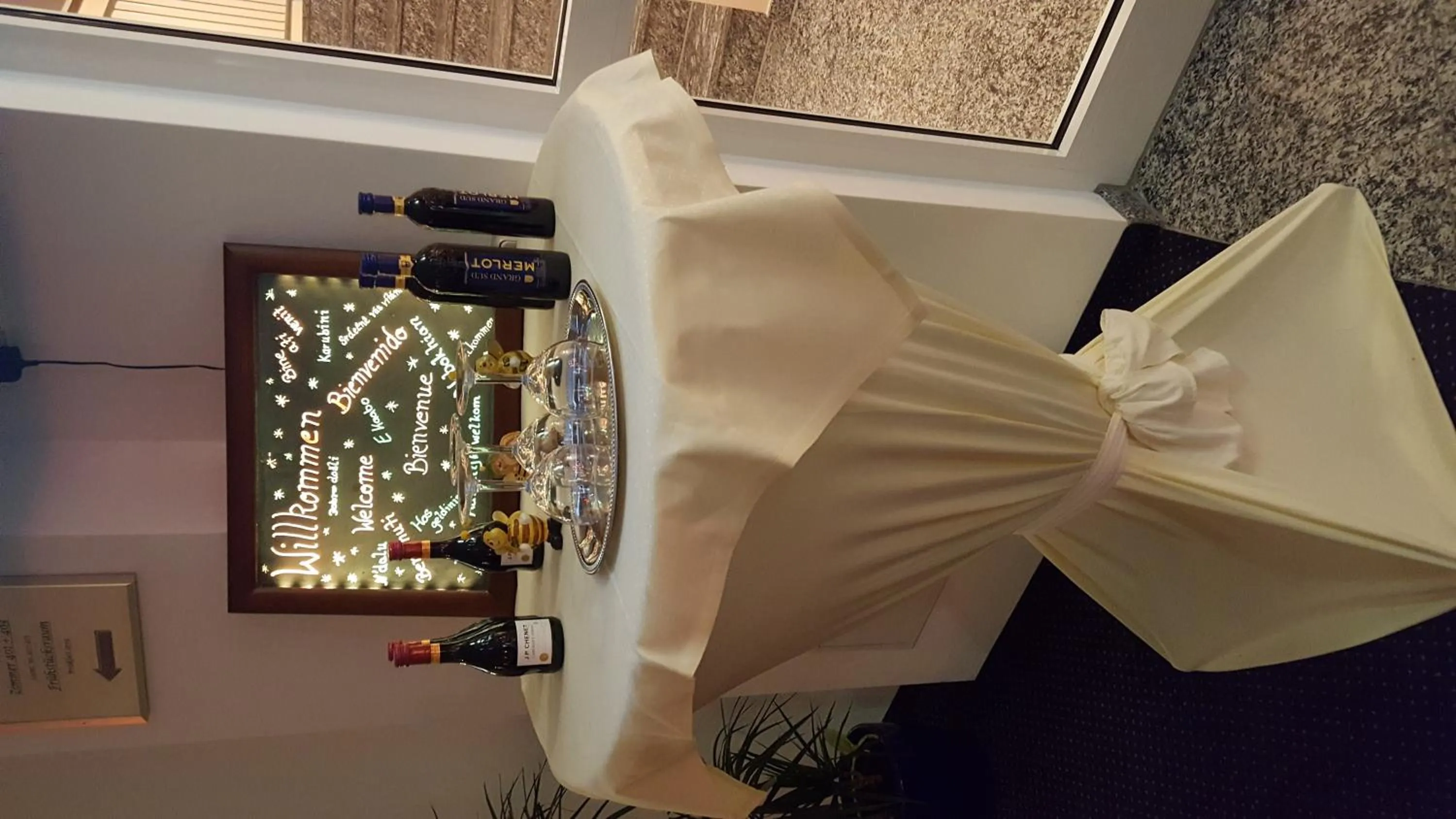 Restaurant/places to eat in Hotel Beuss