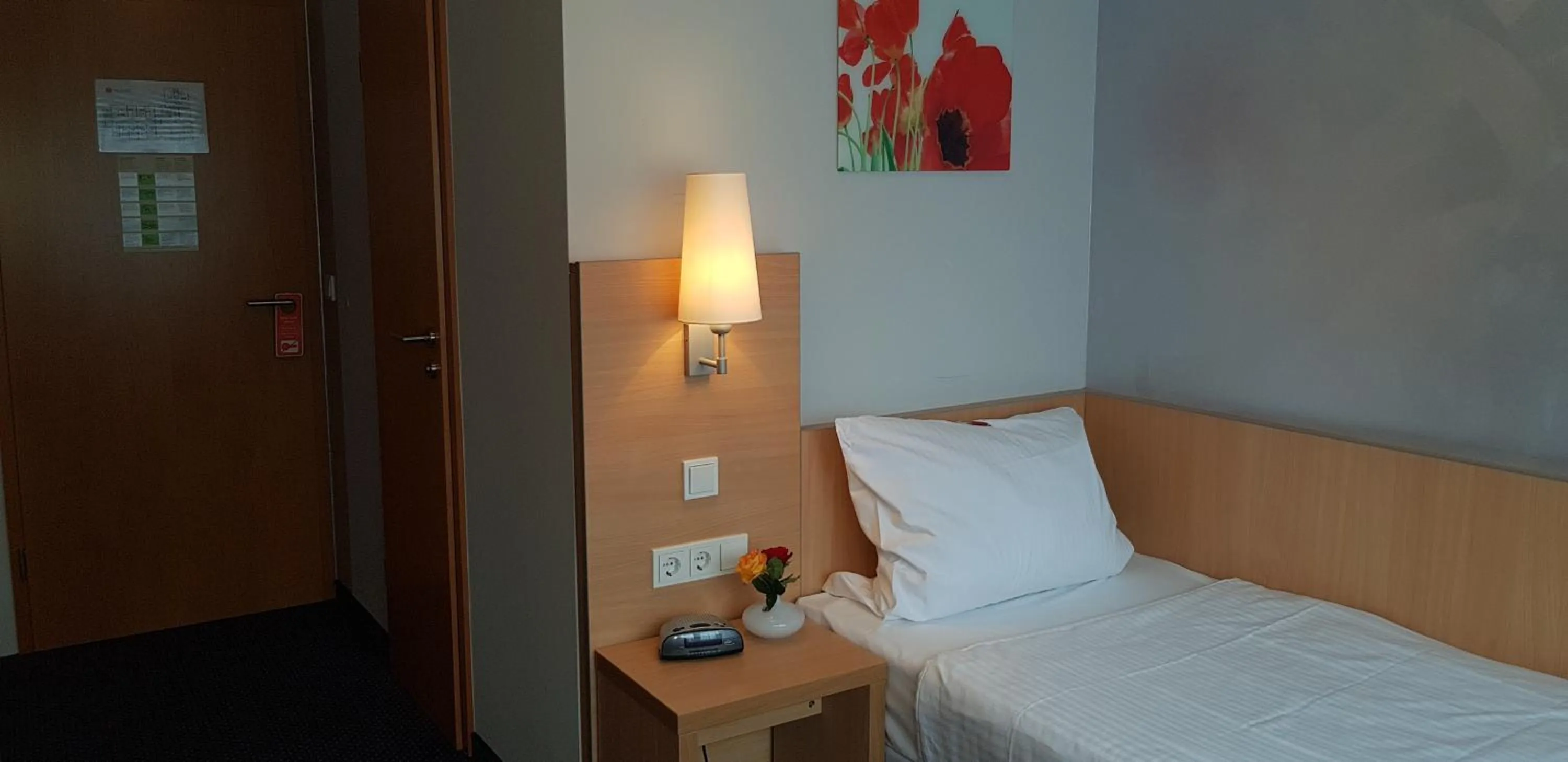 Photo of the whole room, Bed in Hotel Beuss