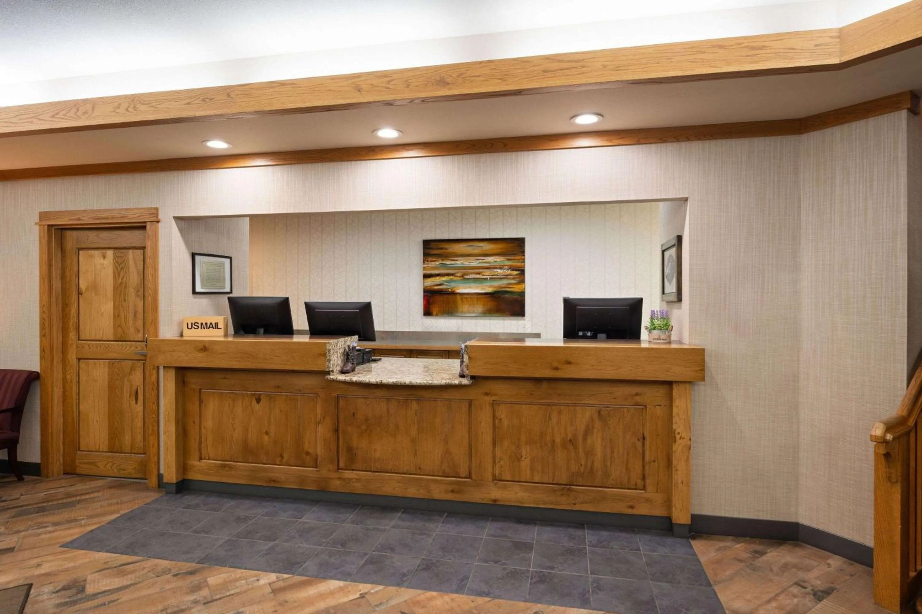 Lobby or reception in Days Inn & Suites by Wyndham Bozeman