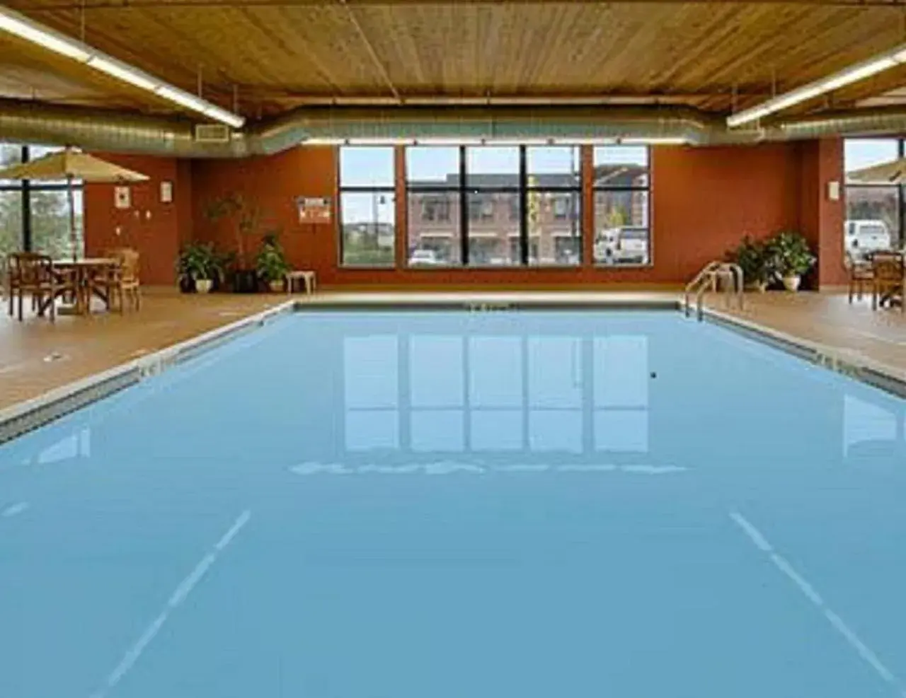 Swimming pool in Days Inn & Suites by Wyndham Bozeman Swimming pool in Days Inn & Suites by Wyndham Bozeman