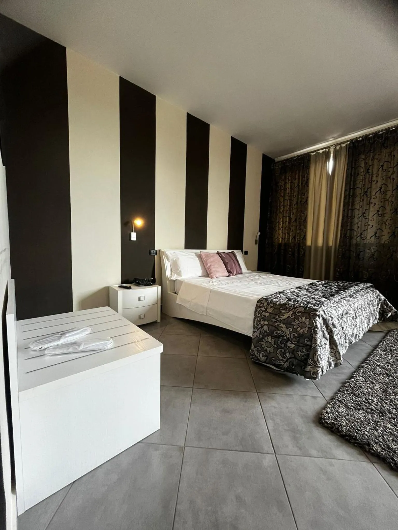 Bed in Hotel Saturday