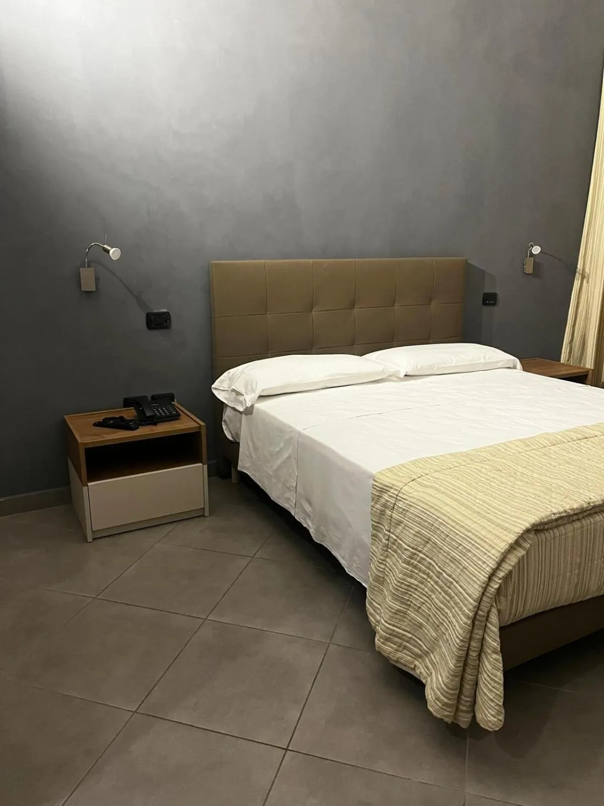 Bed in Hotel Saturday