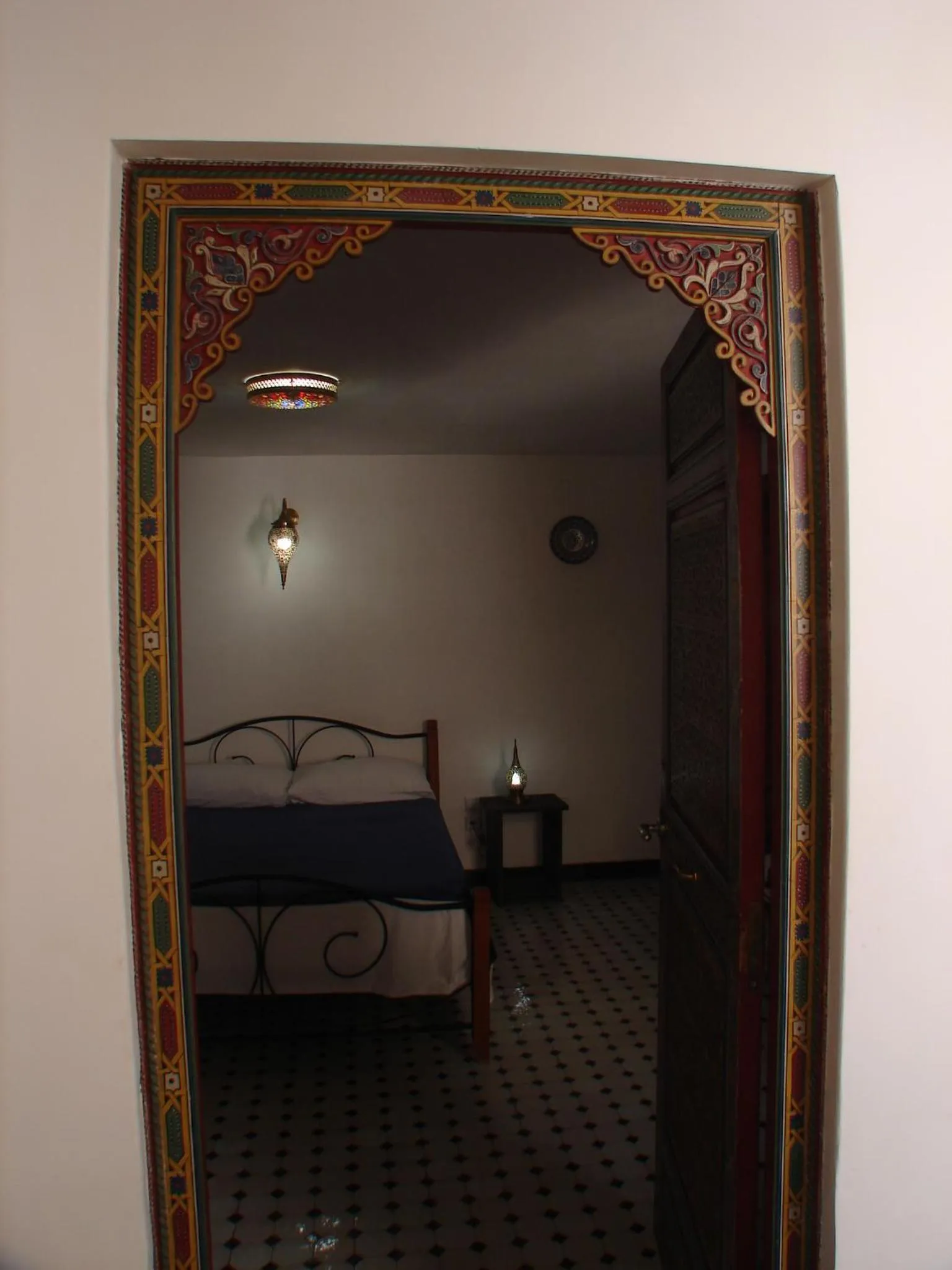 Facade/entrance, Bed in Riad Sheryne Fes