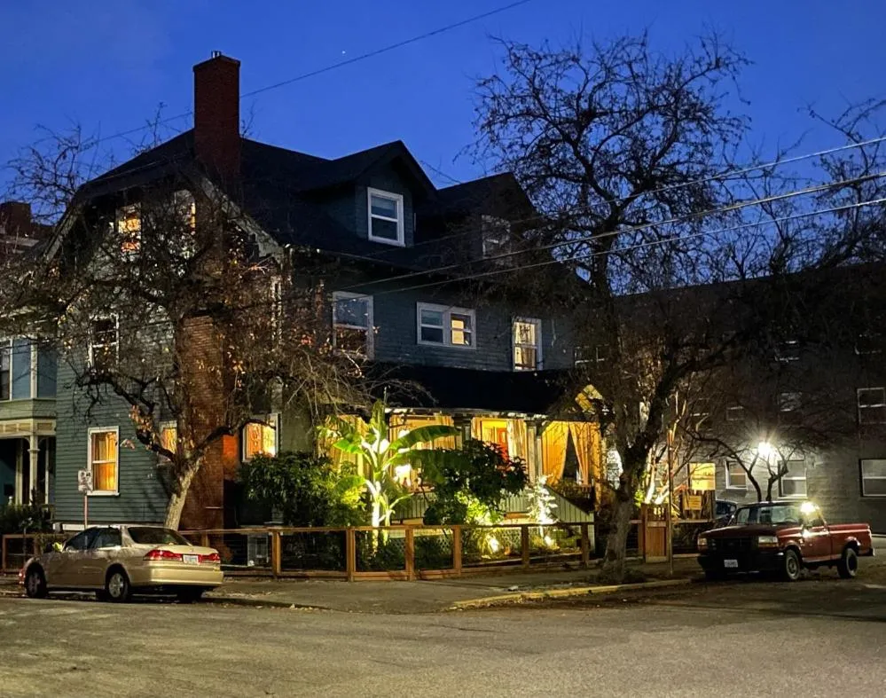 Property building in Portland International Guesthouse