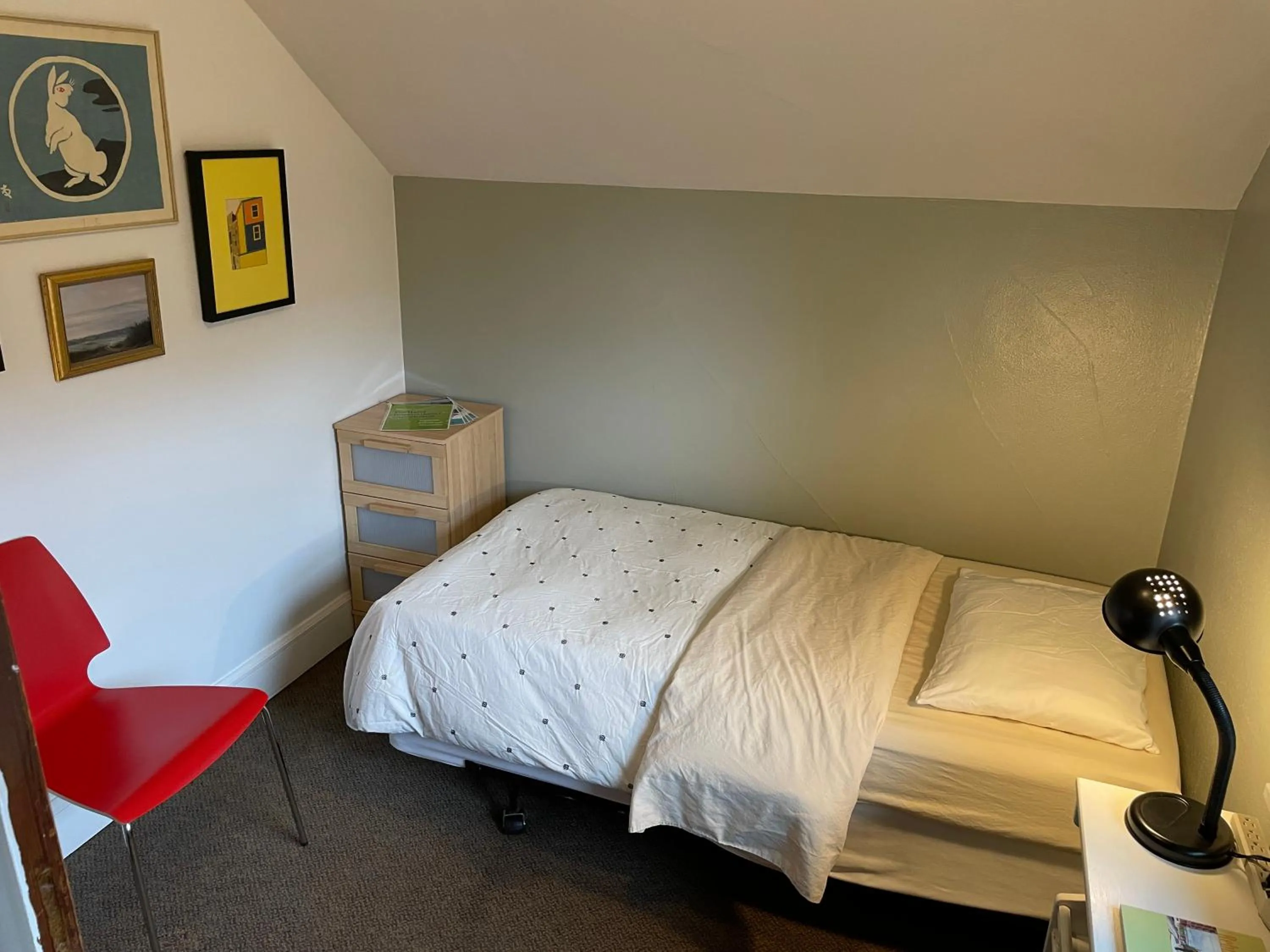 Bed in Portland International Guesthouse