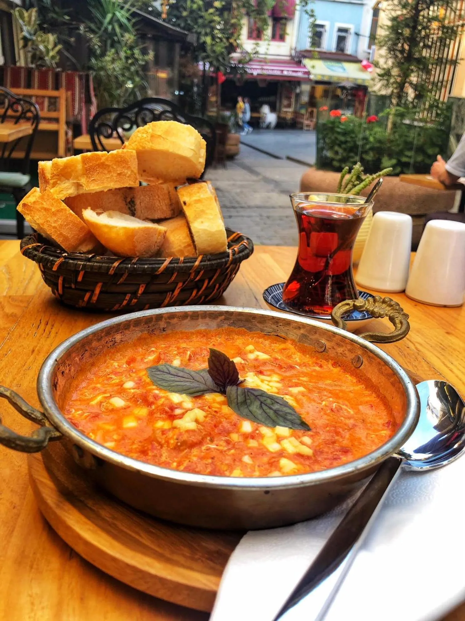 Restaurant/places to eat in Aslan Home Apart