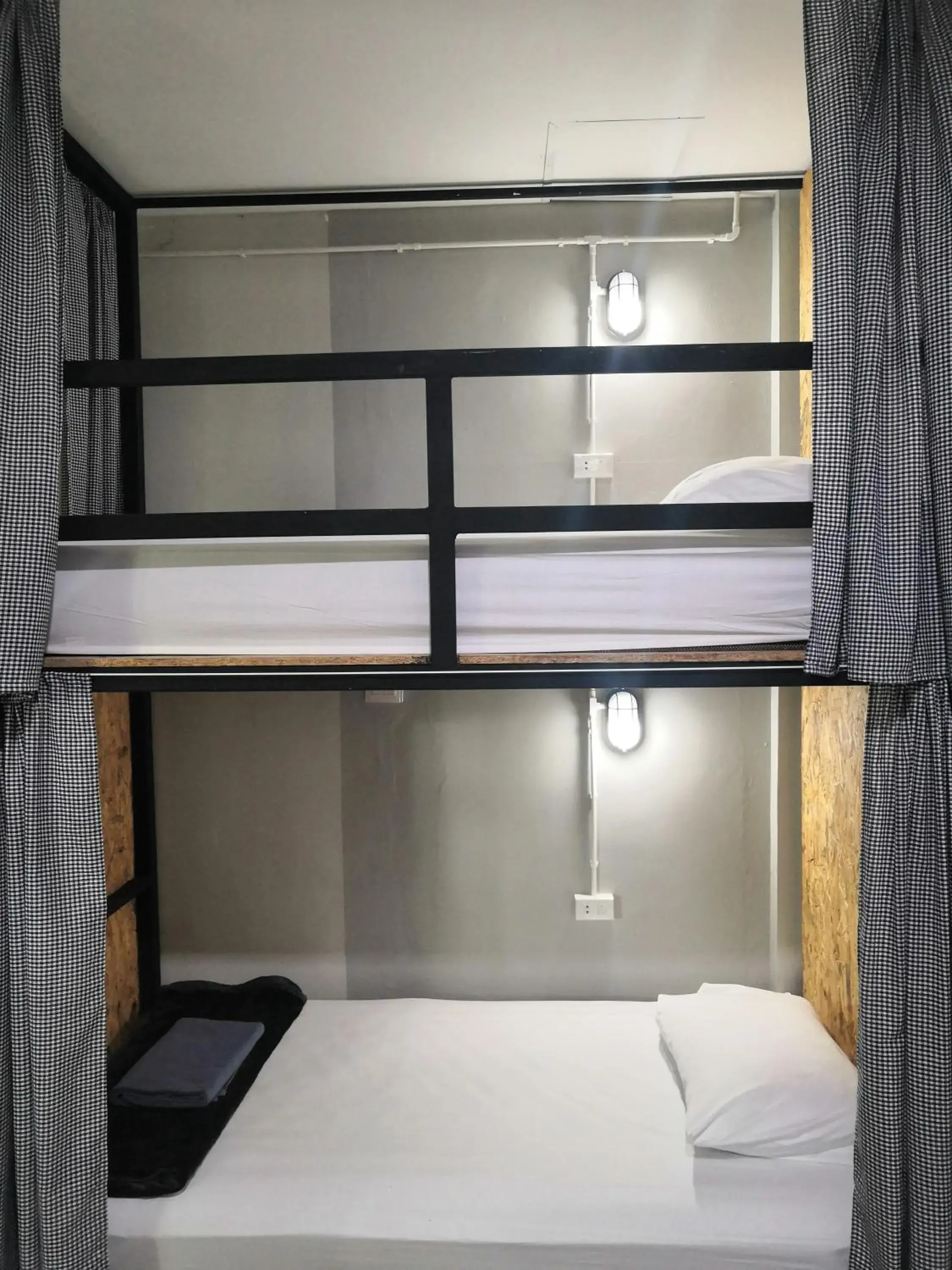 Bunk Bed in Female Dormitory Room in Backpack Hostel Kohyaoyai Bunk Bed in Female Dormitory Room in Backpack Hostel Kohyaoyai