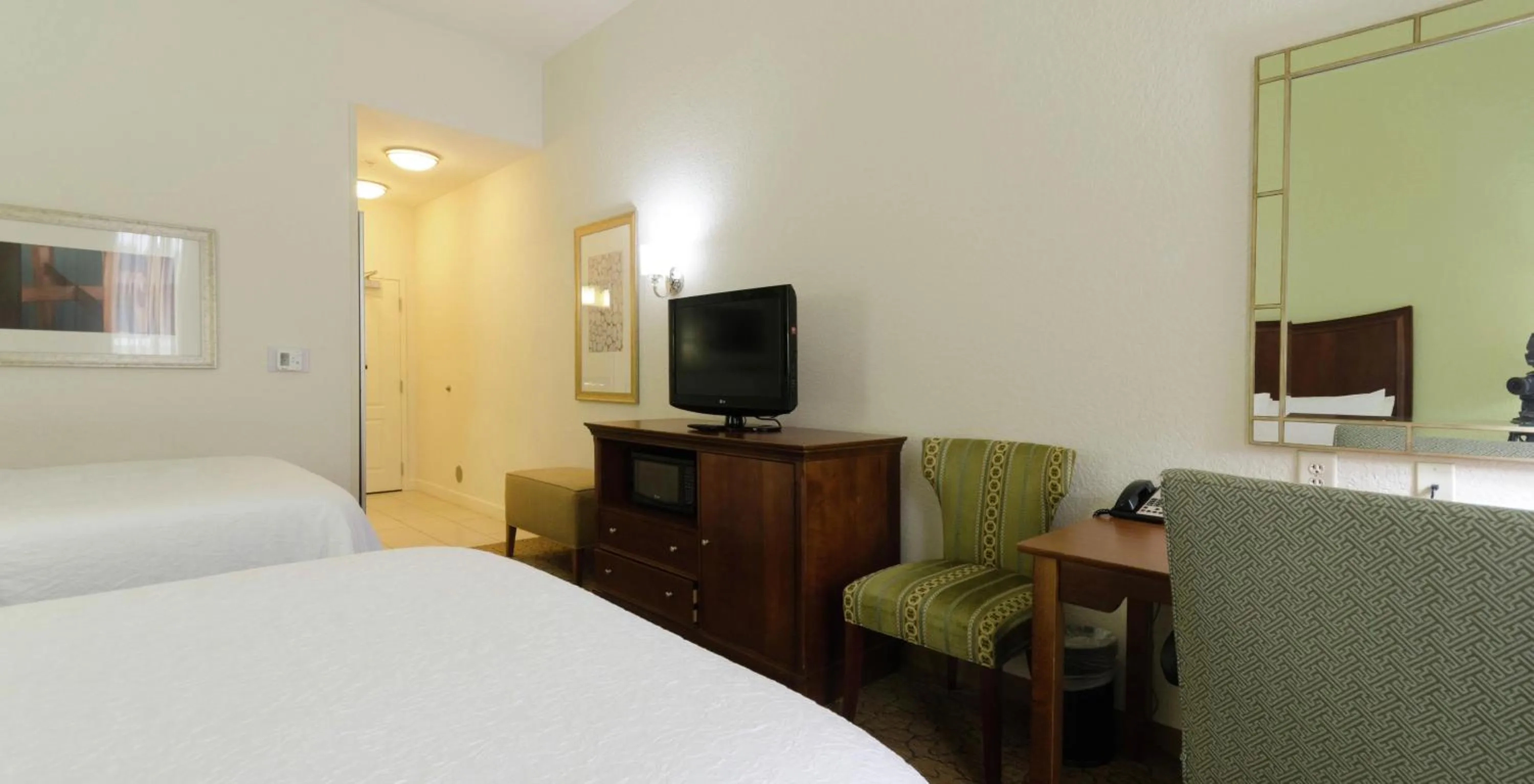 Bedroom, Bed in Hampton Inn Hickory