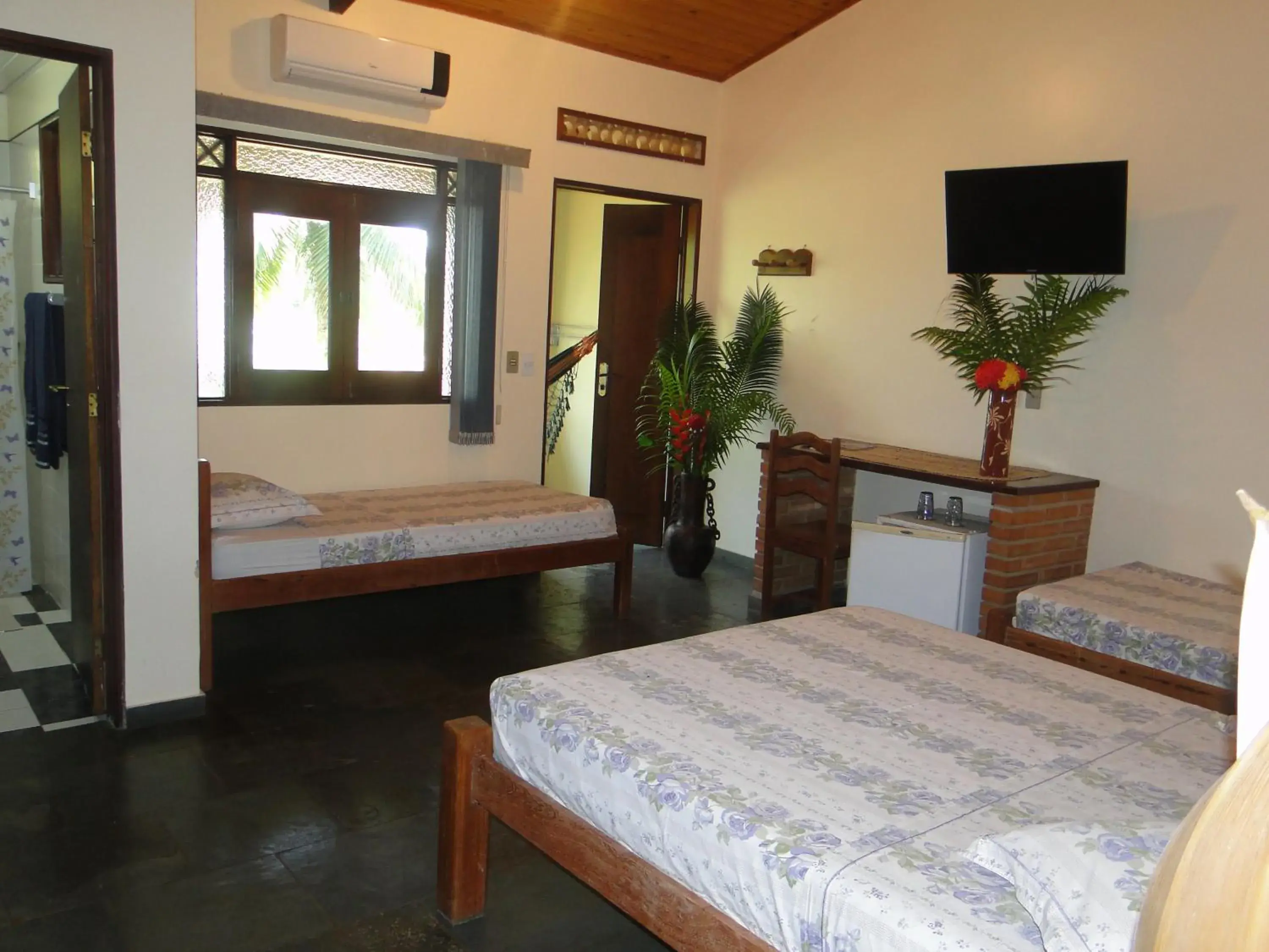 Superior Quadruple Room in Hotel Pousada Arco Iris Superior Quadruple Room in Hotel Pousada Arco Iris