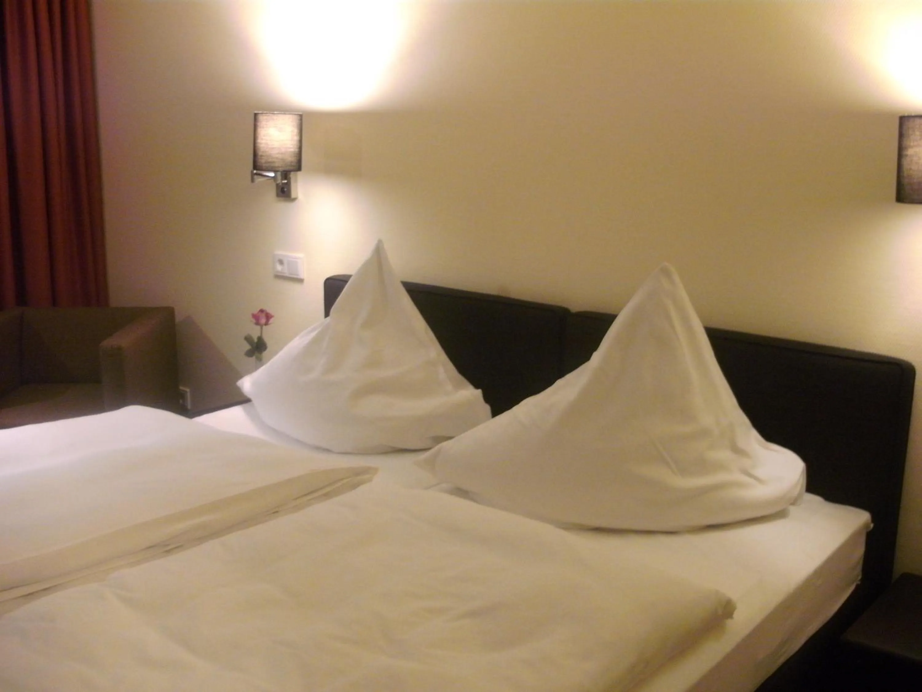 Bed in Waldhotel Tropfsteinhöhle