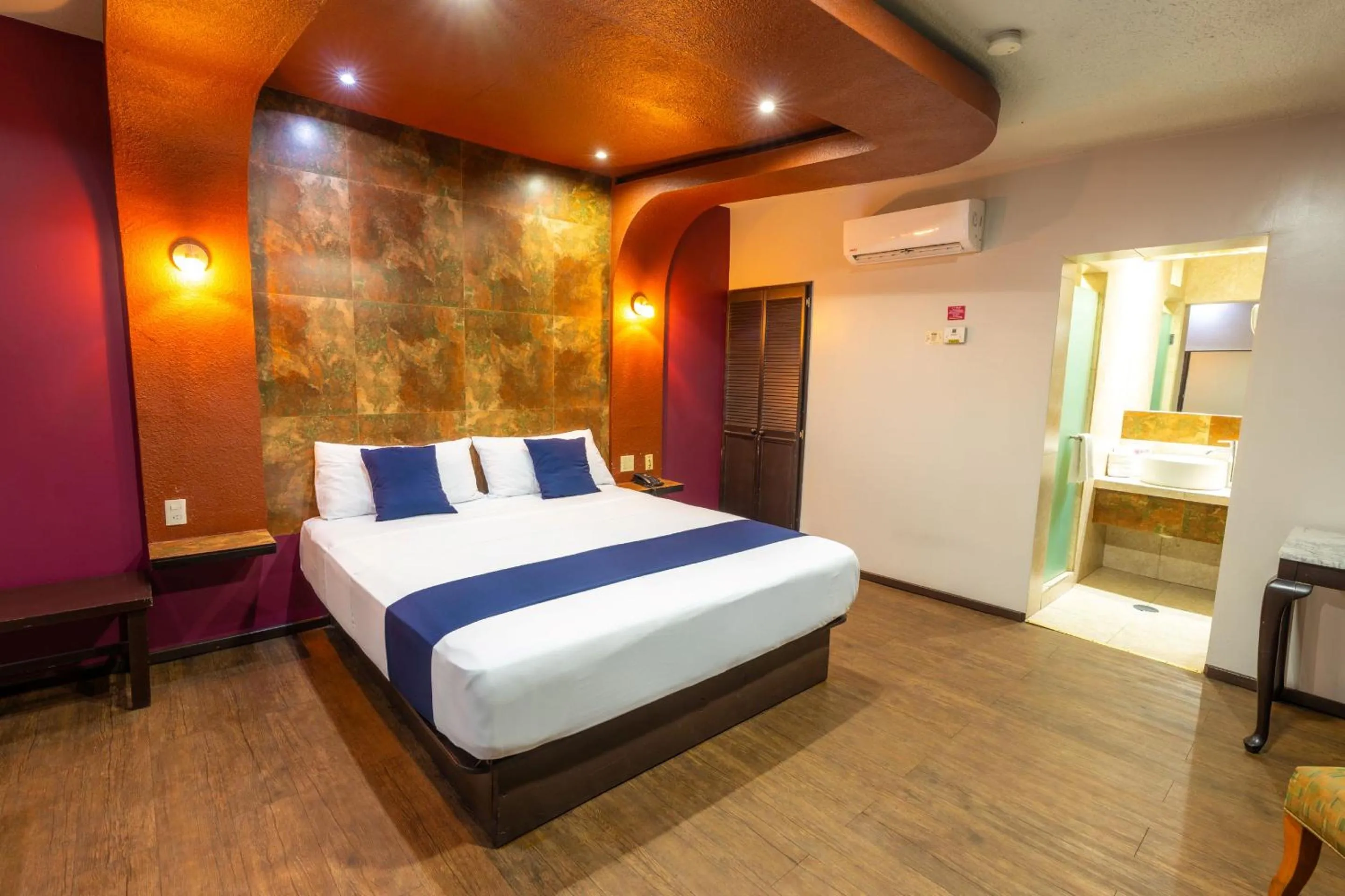 Photo of the whole room, Bed in Hotel Rose Ensenada